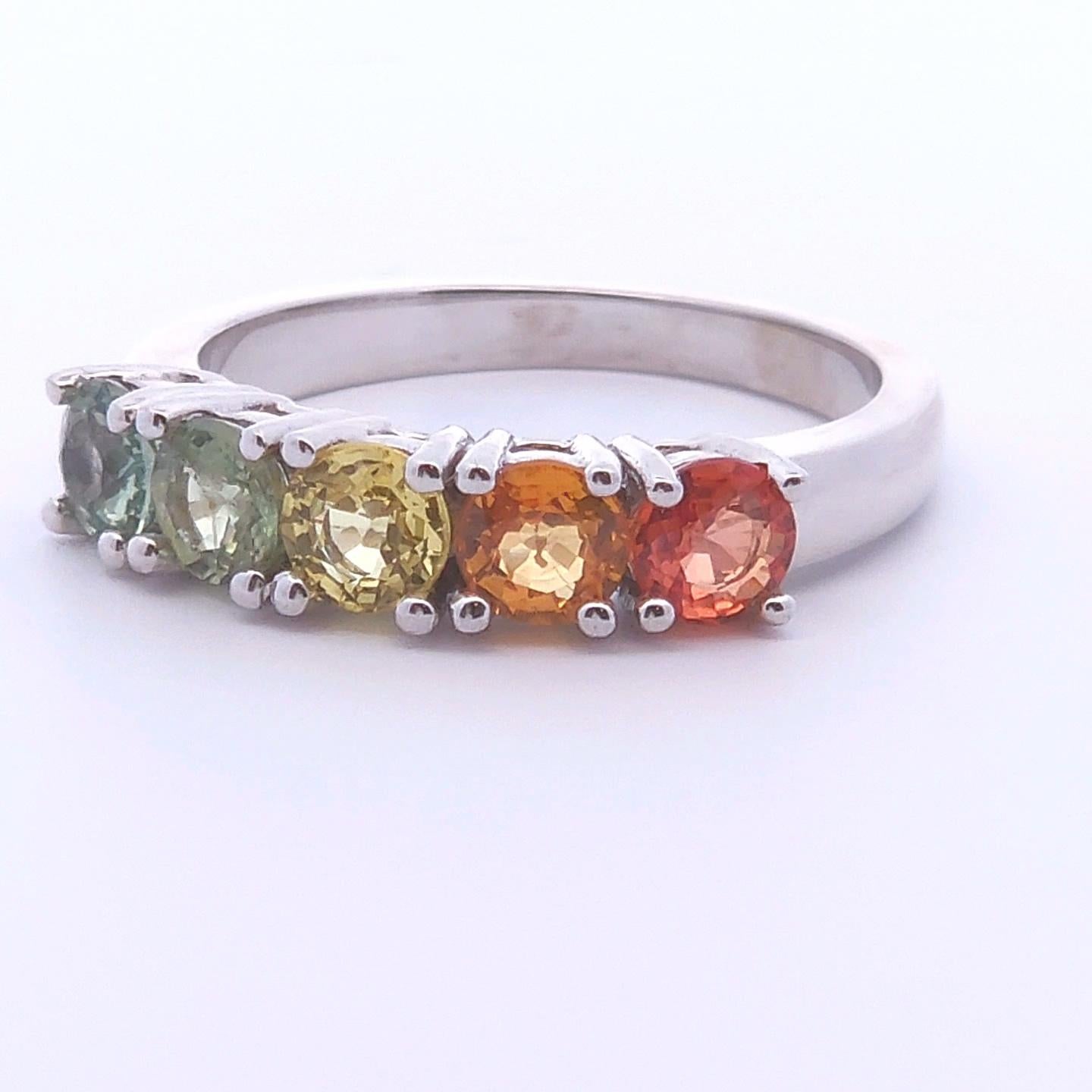 Round Cut 1.71 ct Rainbow Sapphire Anniversary Band in 10k Gold For Sale