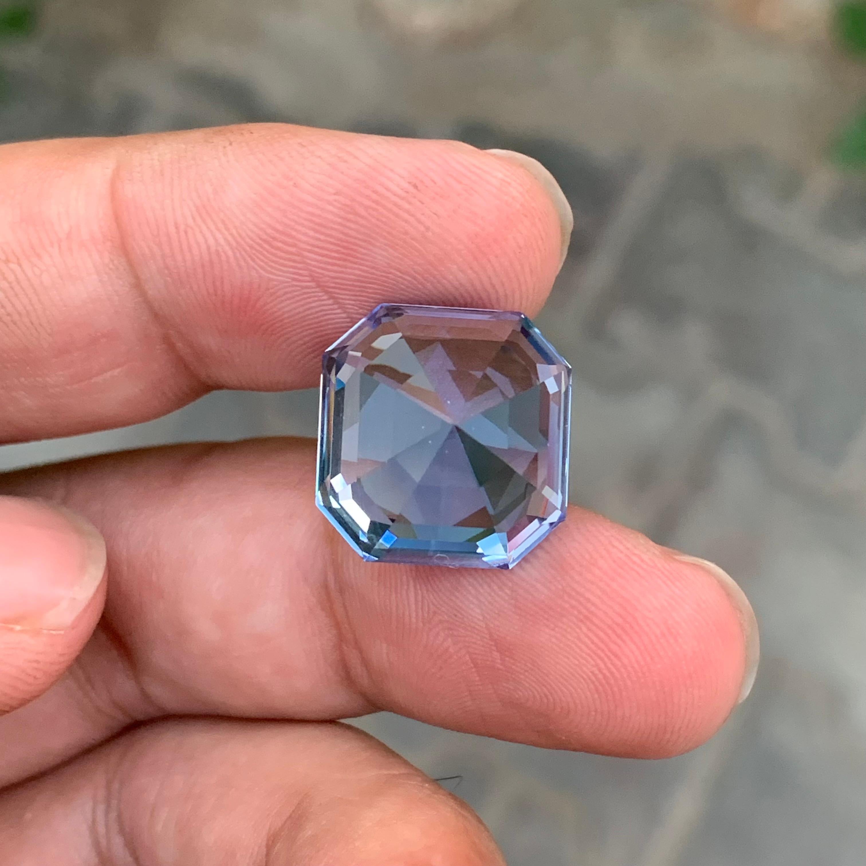 17,10 Karat Erstaunlich Facettierter Aquamarin Goshenit Oktagon Form Edelstein im Angebot 4
