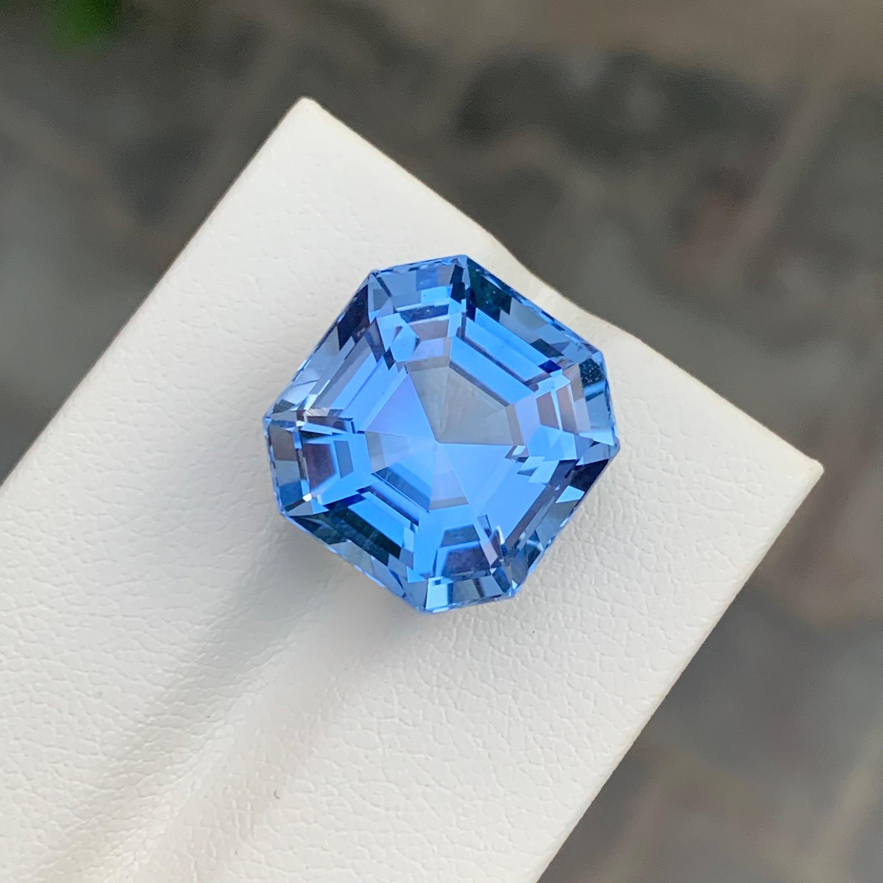 17,10 Karat Erstaunlich Facettierter Aquamarin Goshenit Oktagon Form Edelstein im Angebot 2