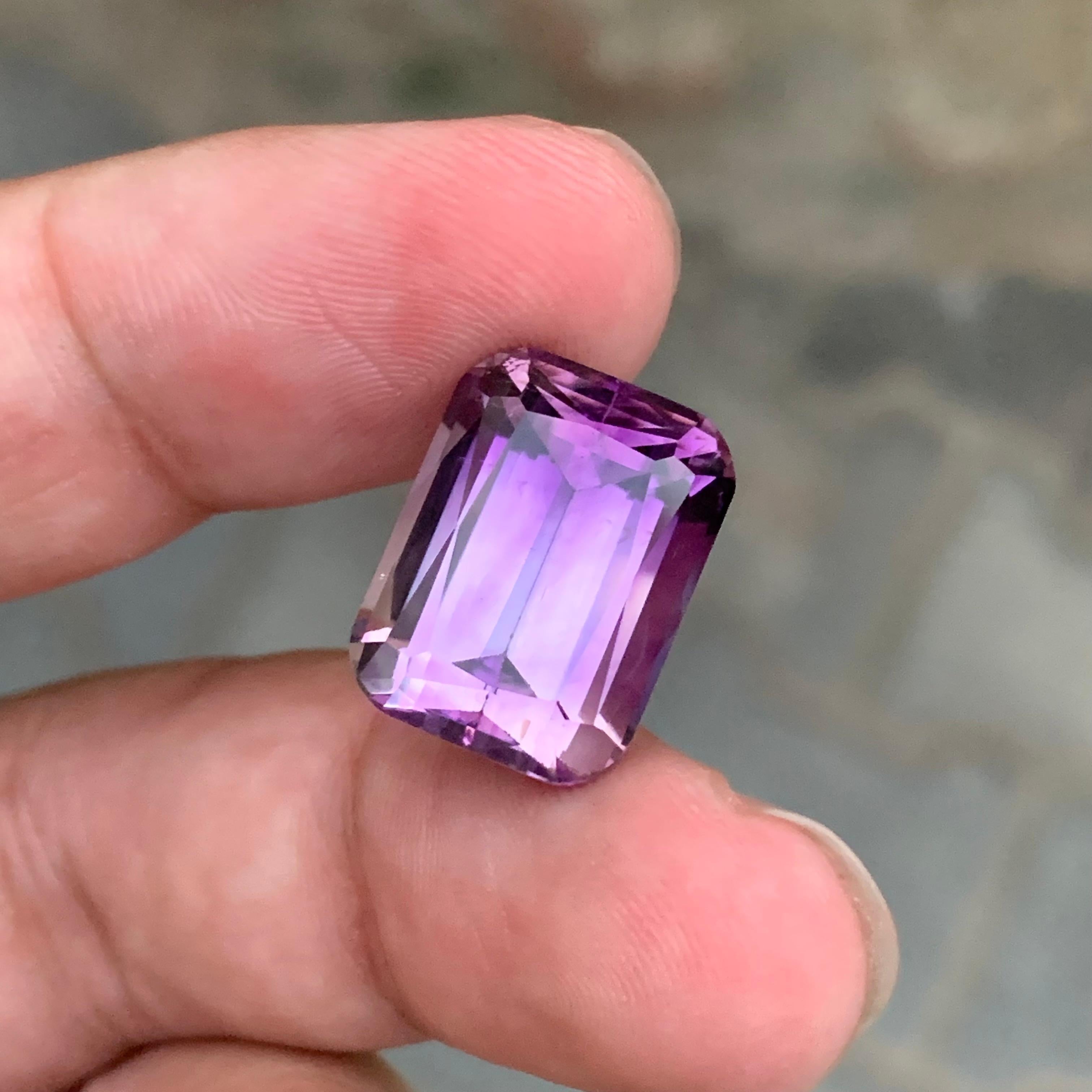 17.10 Karat natürlicher loser Amethyst Smaragd Form Edelstein im Angebot 3