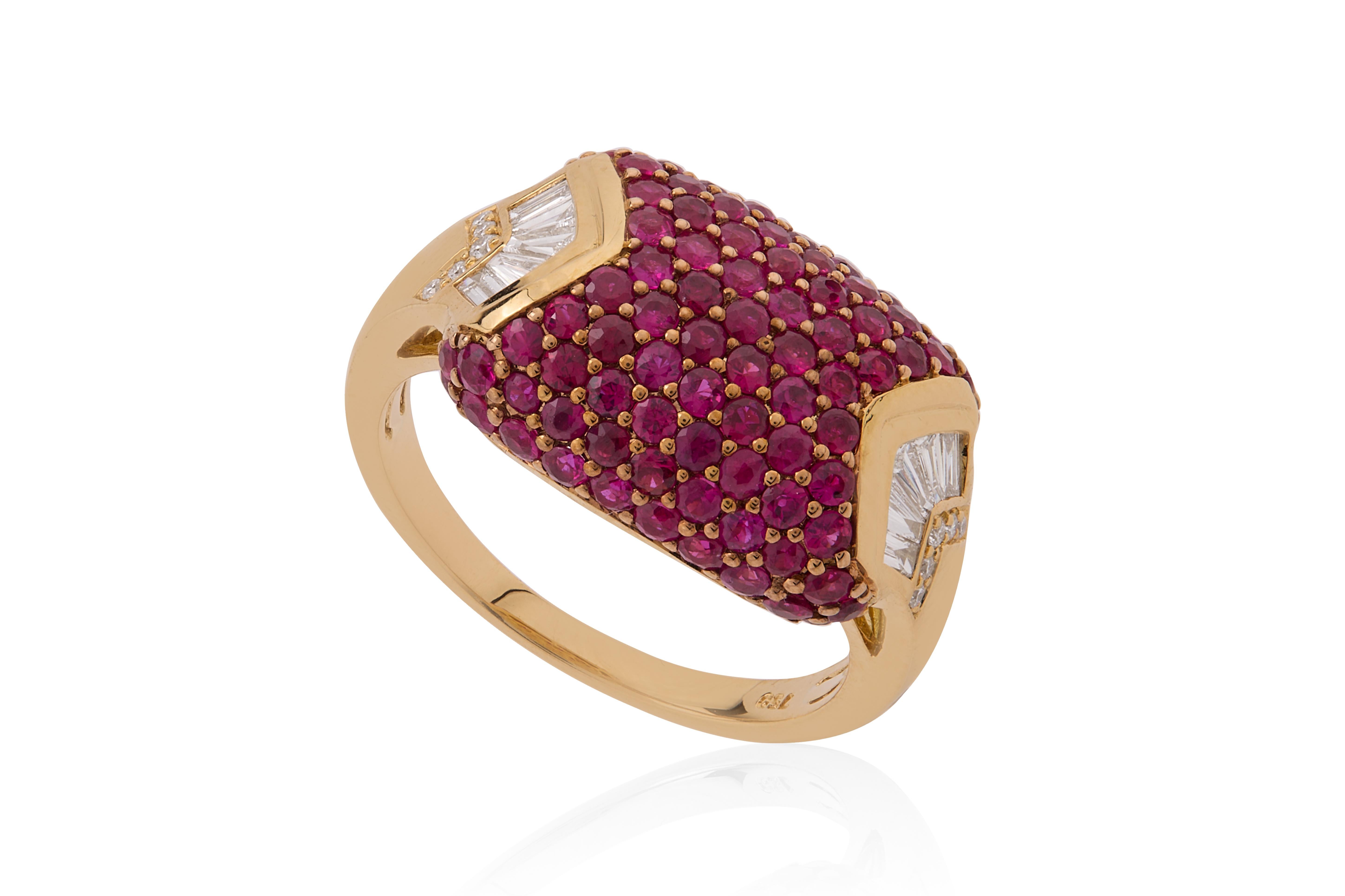 1.710 carats of round-cut rubies with Baguette and Diamond Ring in 18 Karat Gold For Sale 2