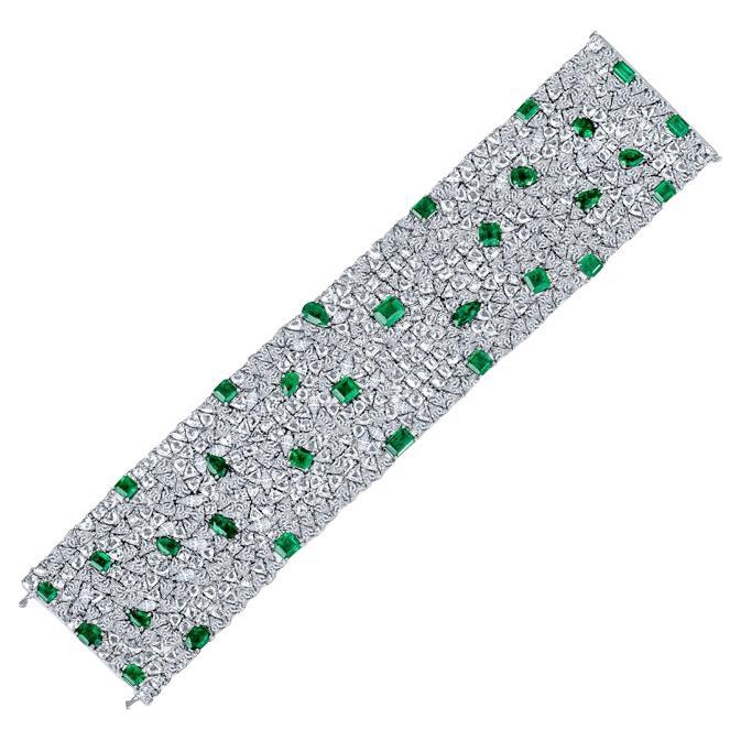 17.10ctw Emeralds & 40ctwt Rose Cut Diamonds Bracelet For Sale