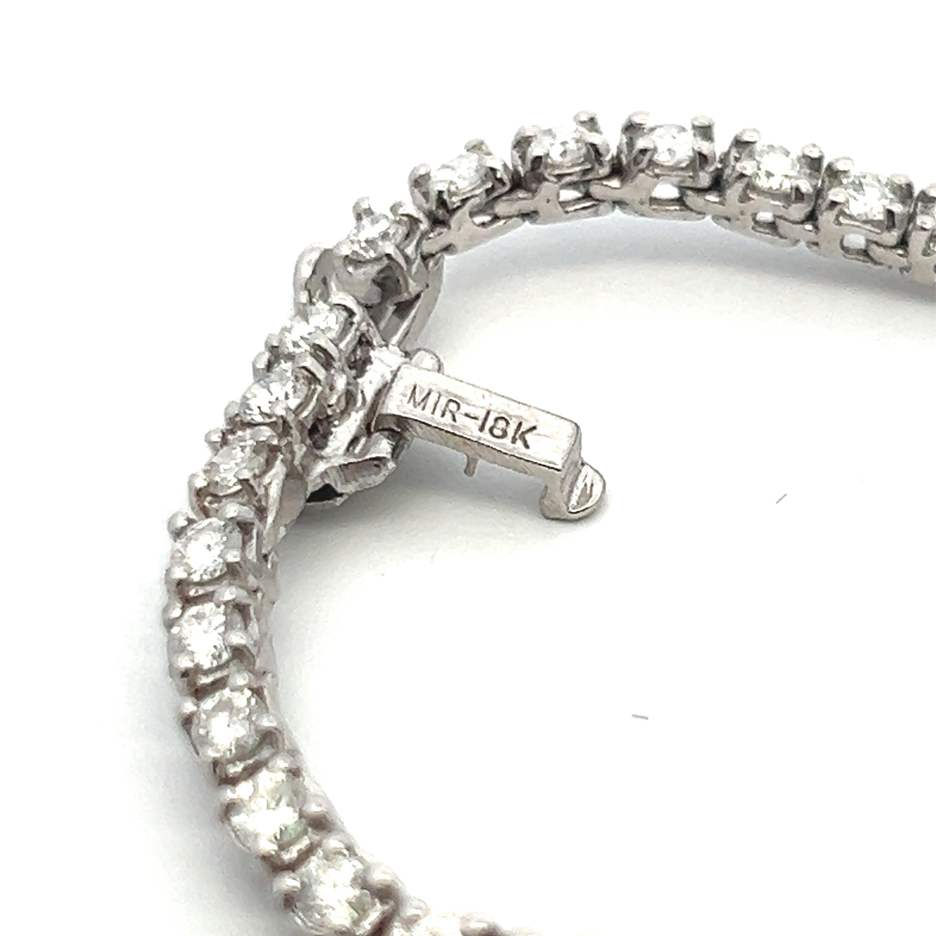 Title:
17.11 Carat Round Brilliant F I1 Diamond 18 Karat White Gold Riviera Tennis Necklace


Style:
Riviera


Metal:
18 Karat White Gold


Gemstone 1:
1.08 Carat Diamond


Number of Stones:
1


Color:
F


Clarity:
I1


Shape:
Round