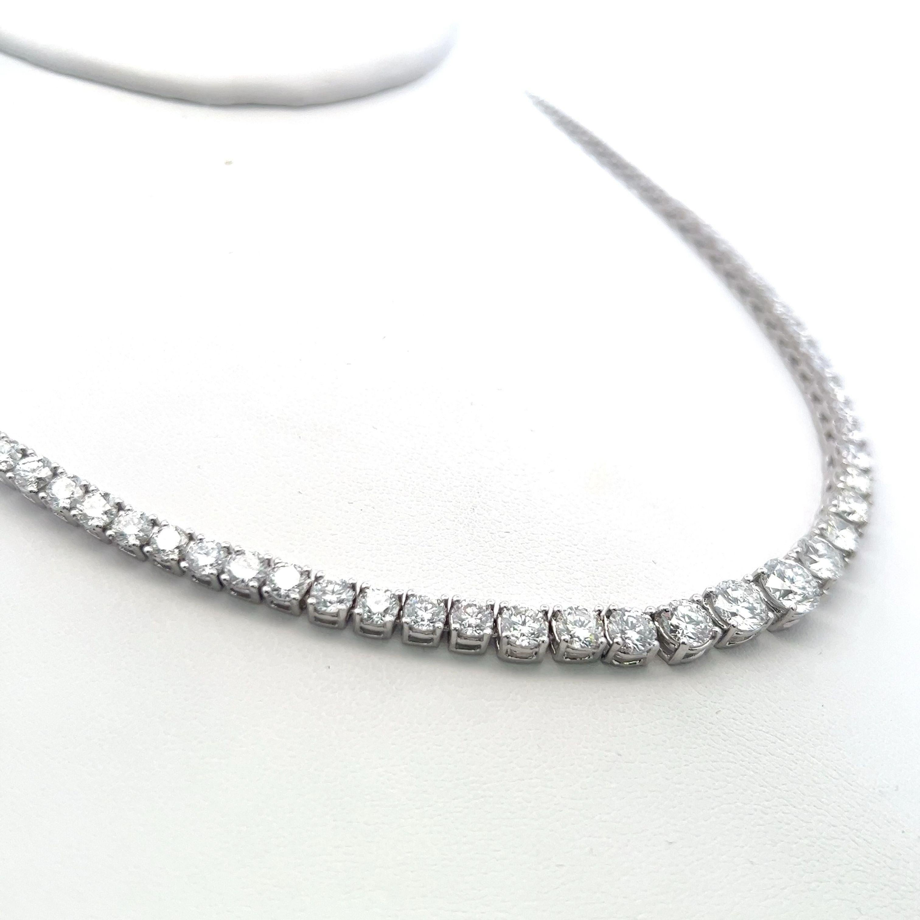 Women's 17.11 Carat Round Brilliant Diamond 18K White Gold Riviera Tennis Necklace For Sale