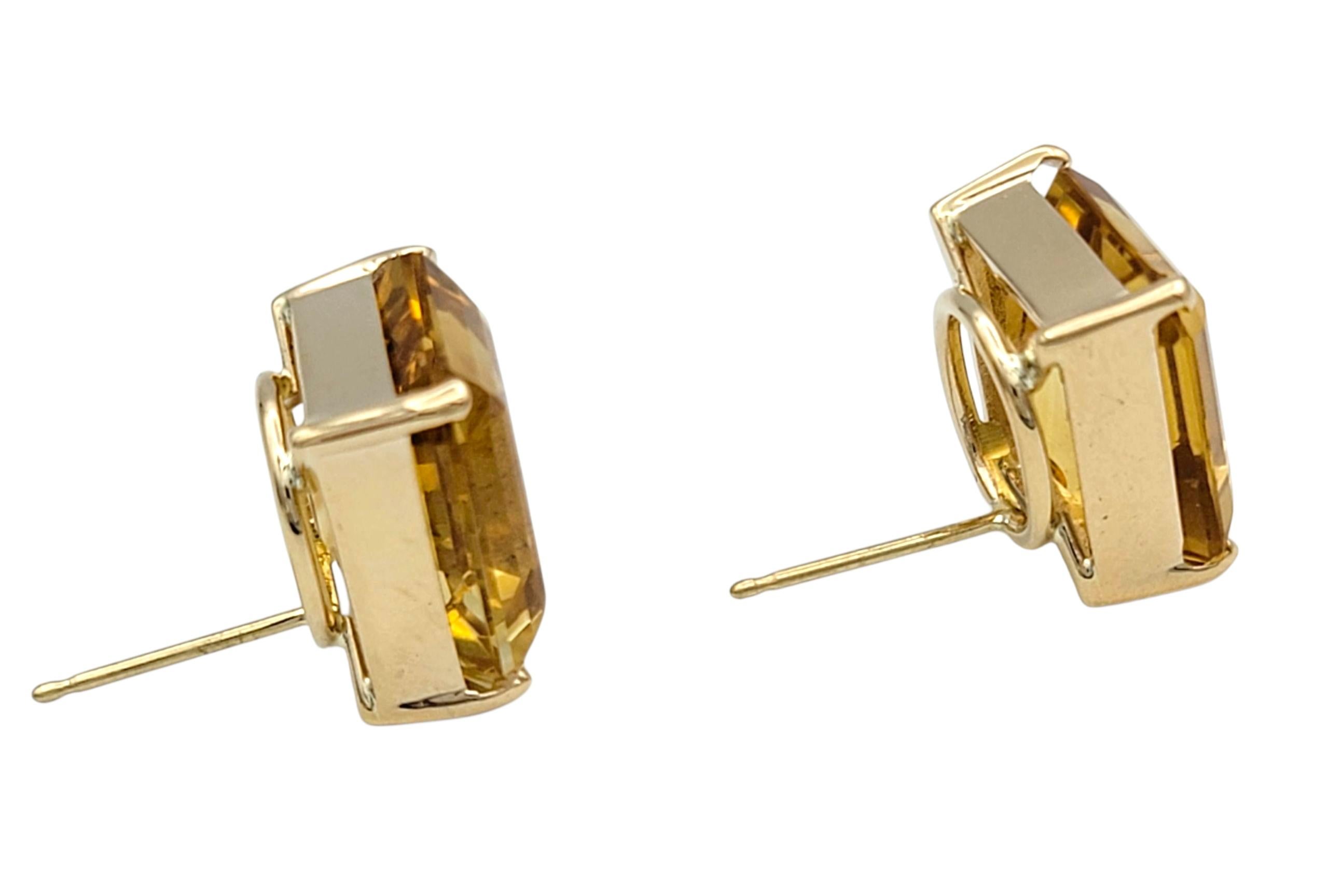 17.12 Carats Total Emerald Cut Citrine Stud Earrings in 14 Karat Yellow Gold Pour femmes en vente