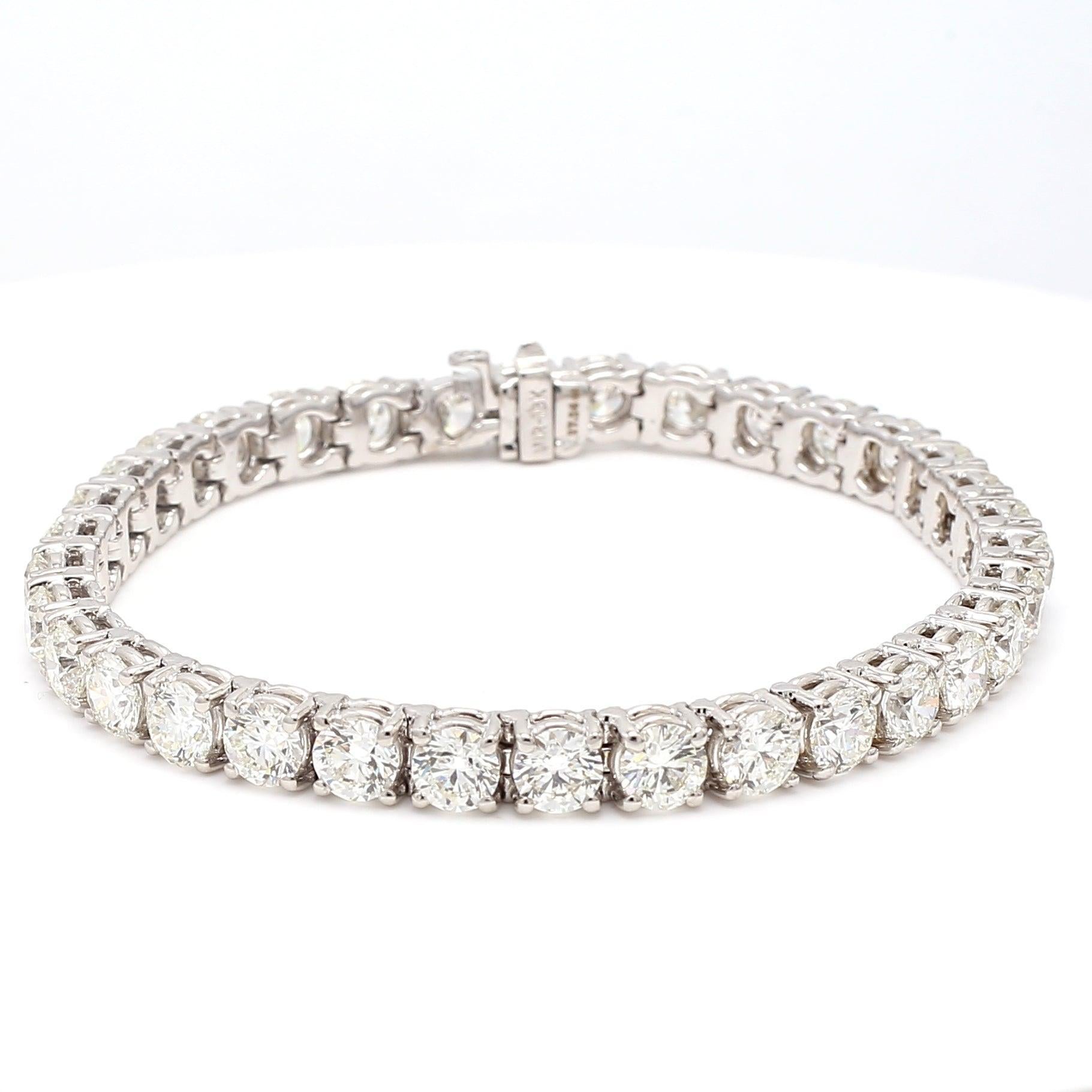 Titre :
Bracelet en platine I-VVS1-VS1 avec diamants ronds brillants de 17,14 carats


Métal :
Platine


Pierre précieuse 1 :
Diamant de 0,5 carat


Nombre de pierres :
1


Couleur :
I


La clarté :
VVS2


Forme :
Brillant rond


GIA :
DIAM RD I