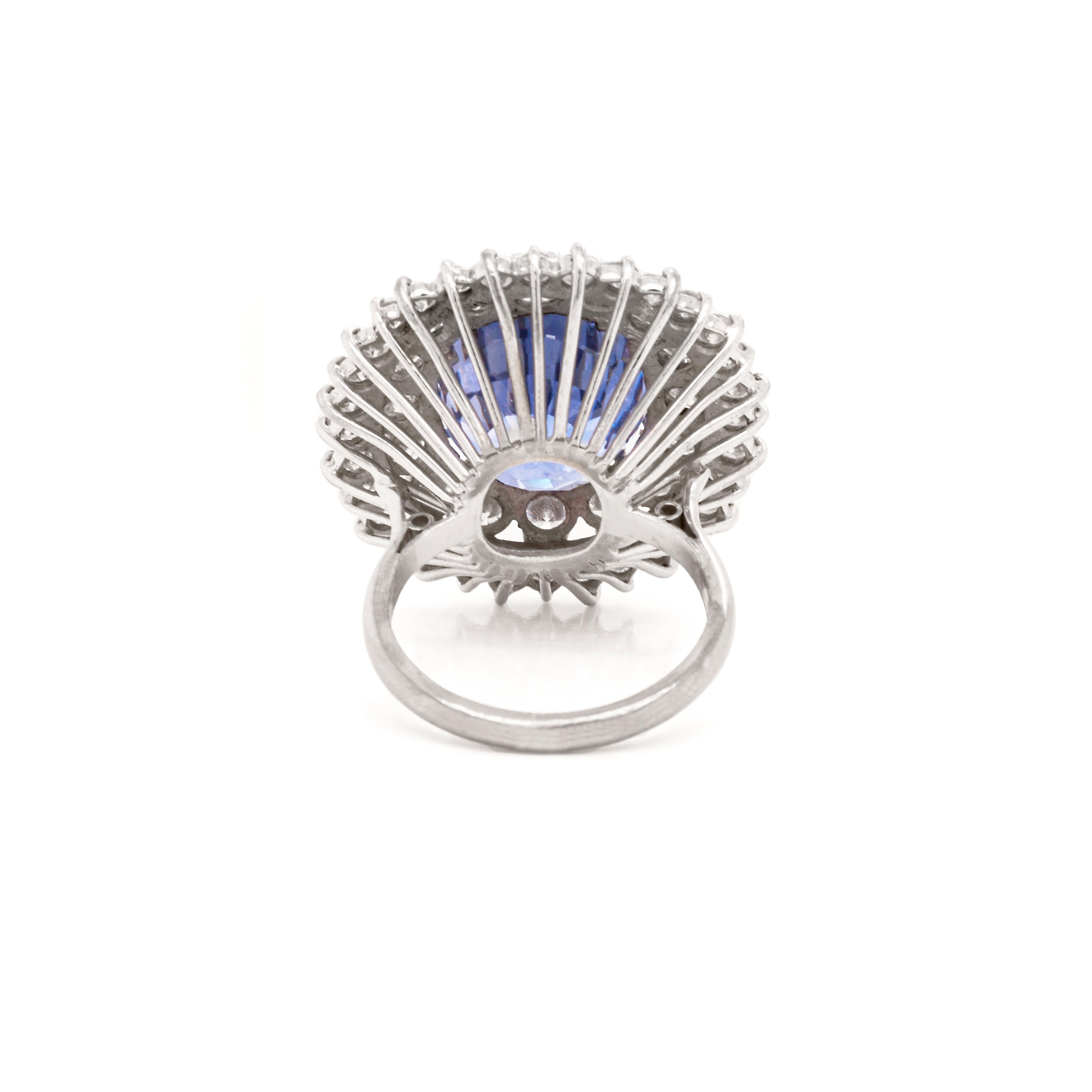 17,17 Karat natürlicher unerhitzter blauer Saphir und Diamant 18K Weißgold Cocktail-Ring (Moderne) im Angebot