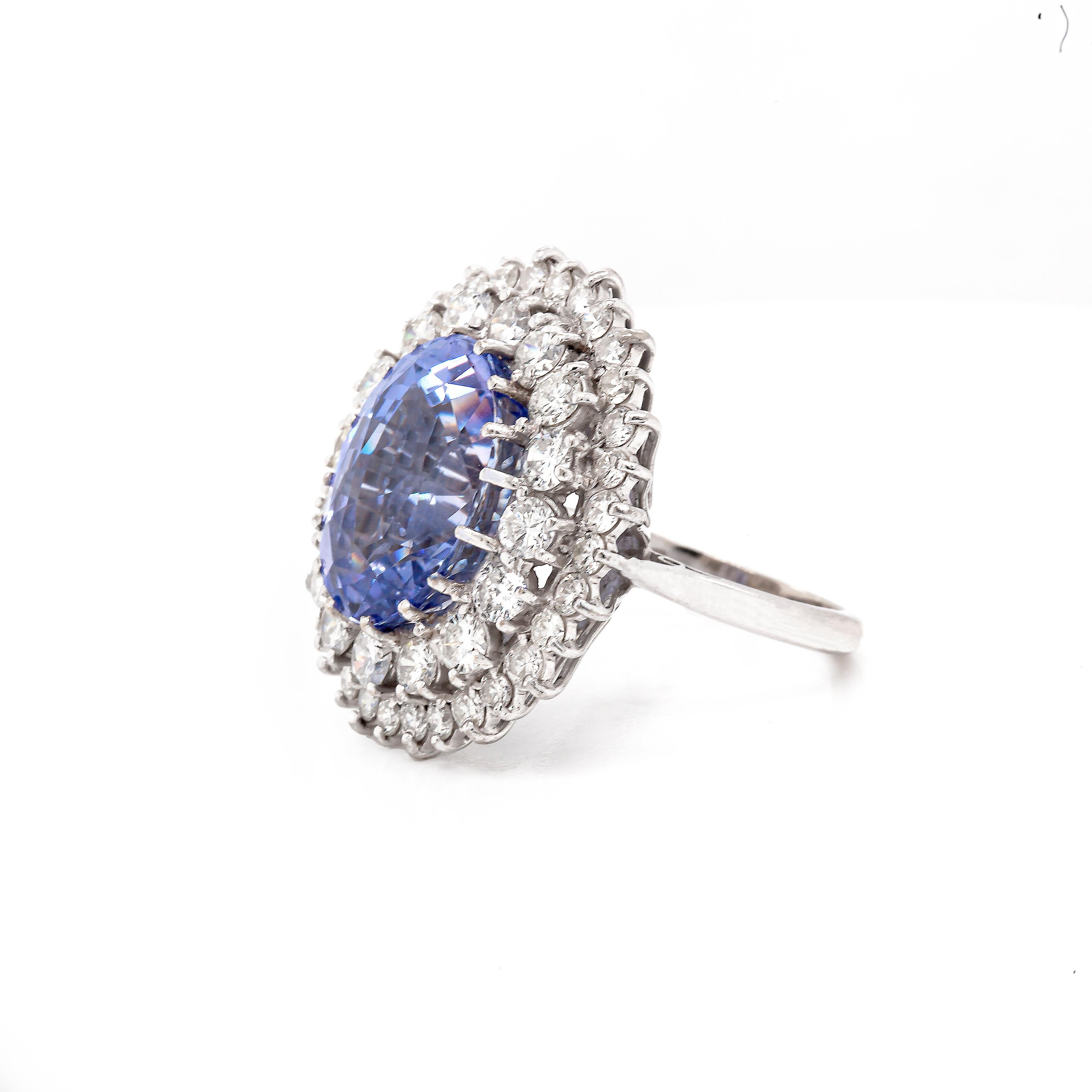 Oval Cut 17.17ct Natural Unheated Blue Sapphire and Diamond 18K White Gold Cocktail Ring For Sale