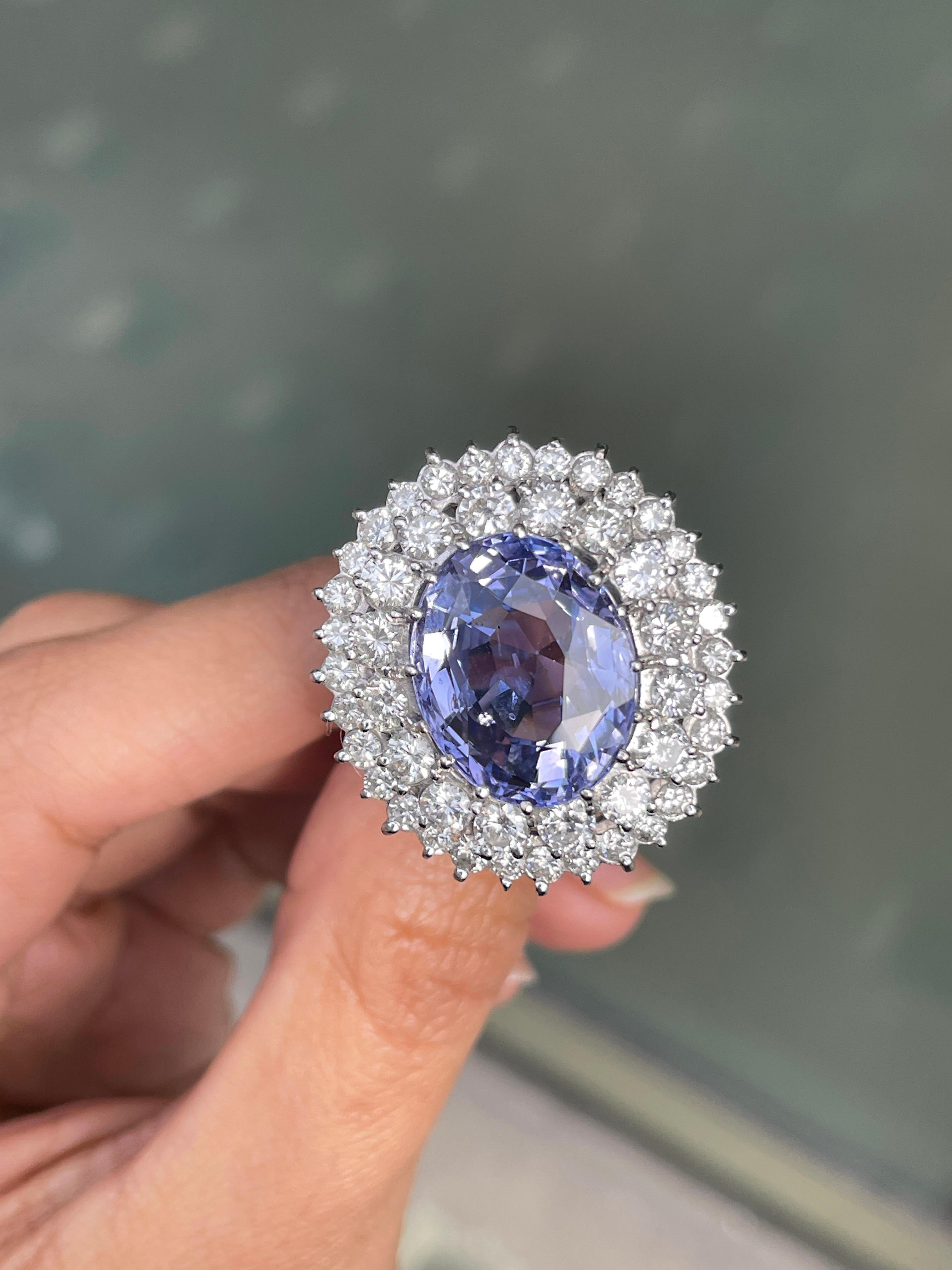 17,17 Karat natürlicher unerhitzter blauer Saphir und Diamant 18K Weißgold Cocktail-Ring im Zustand „Hervorragend“ im Angebot in London, GB