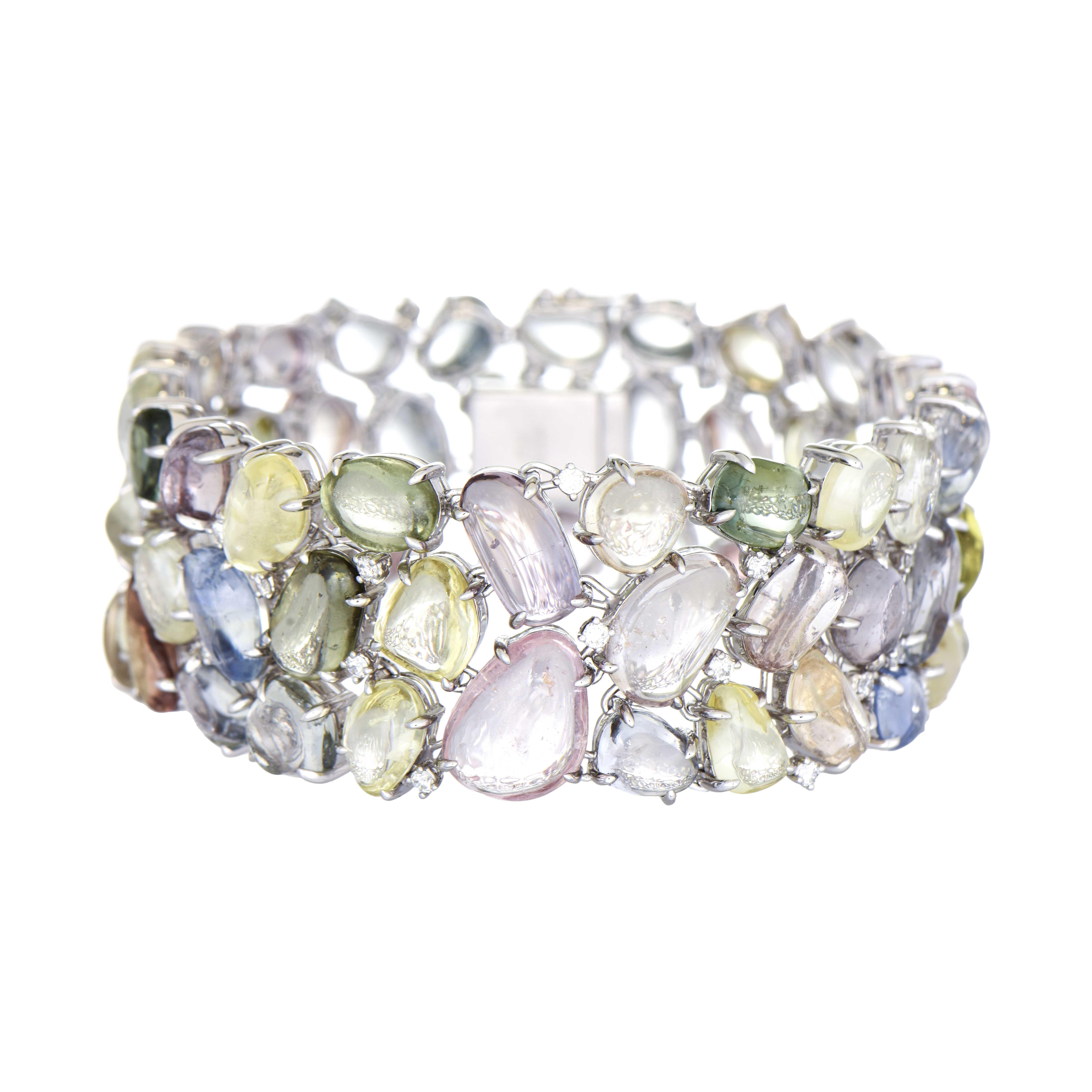 Taglio misto Bracciale in oro bianco con zaffiro e diamante bianco da 171.84 carati in vendita
