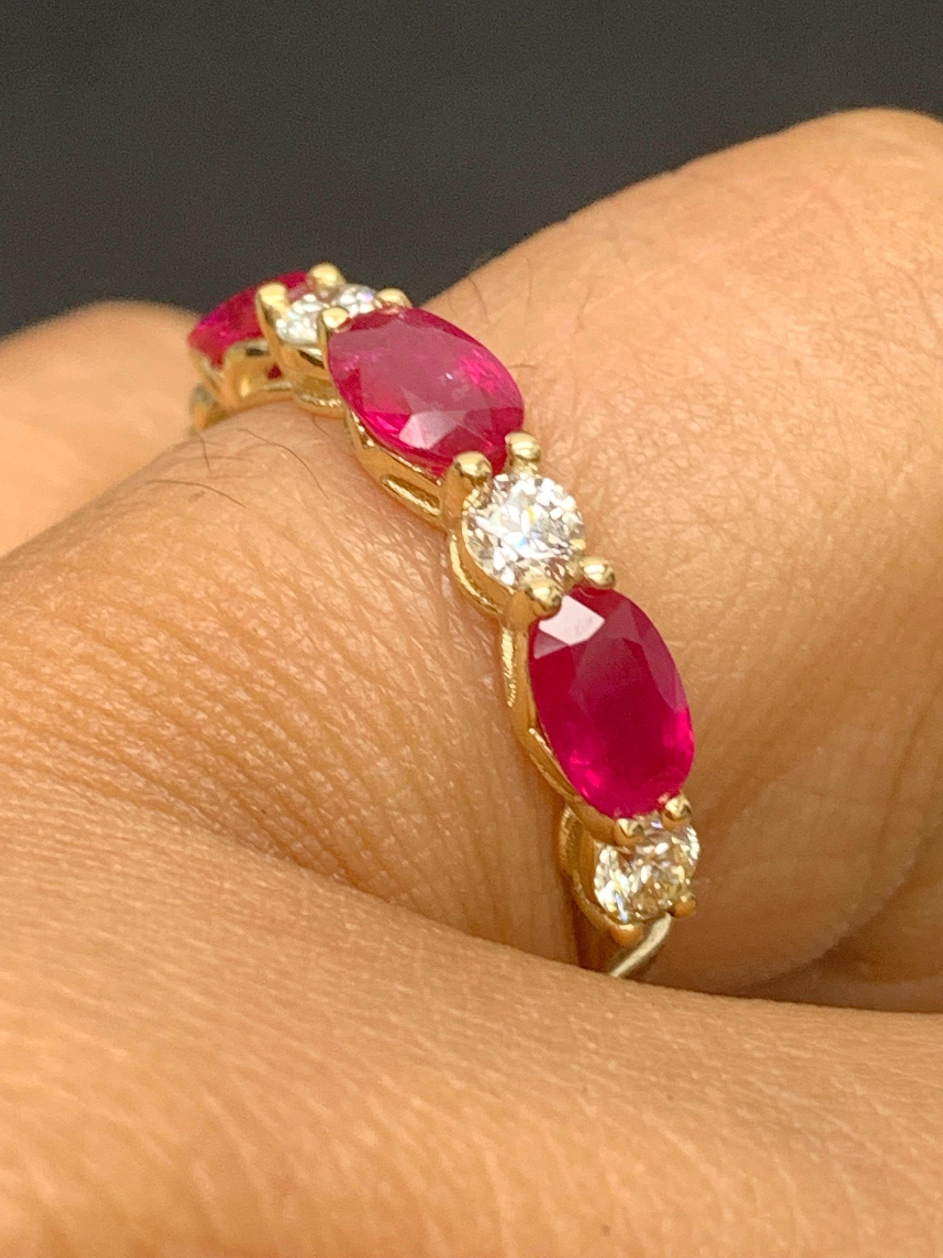 1.71 Carat Oval Cut Ruby and Diamond Band in 14K Yellow Gold In New Condition For Sale In NEW YORK, NY