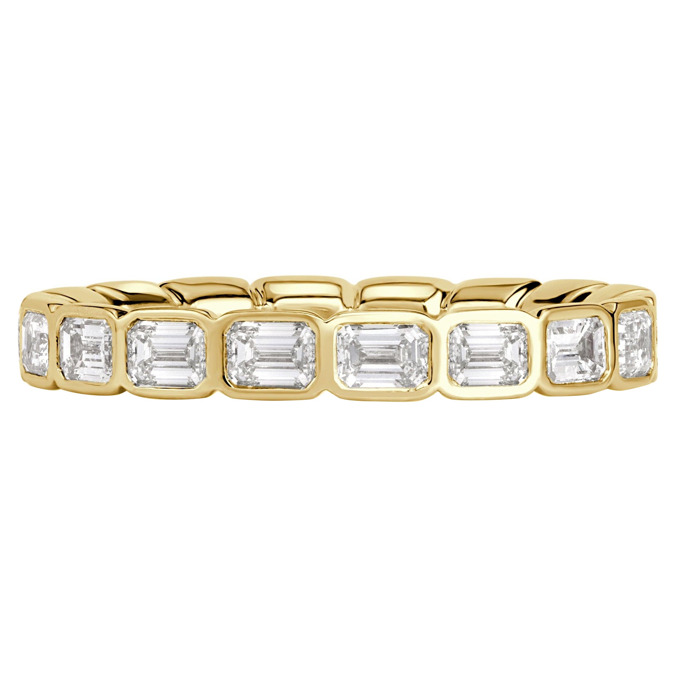 1.71ct Emerald Cut Diamond Bezel Set Eternity Band in 18K Yellow Gold en venta