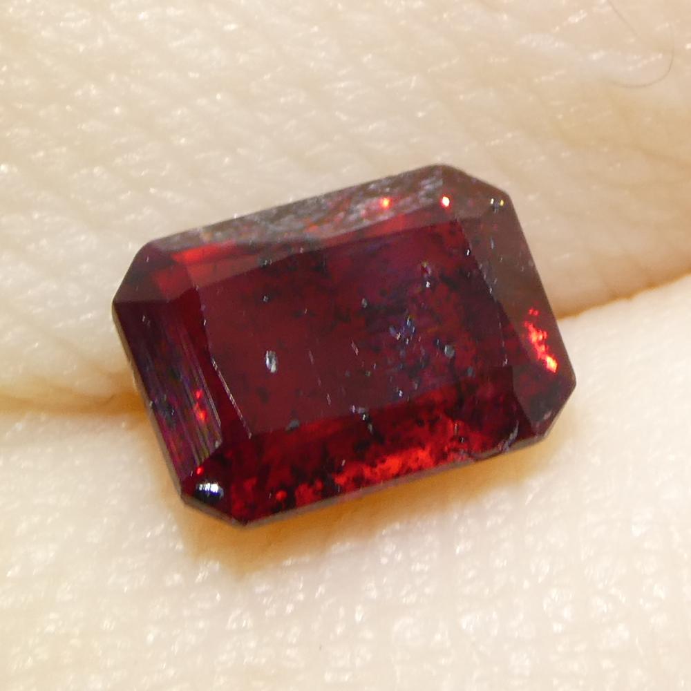 1.71 Karat achteckiger roter Saphir im Smaragdschliff aus Tansania im Angebot 8