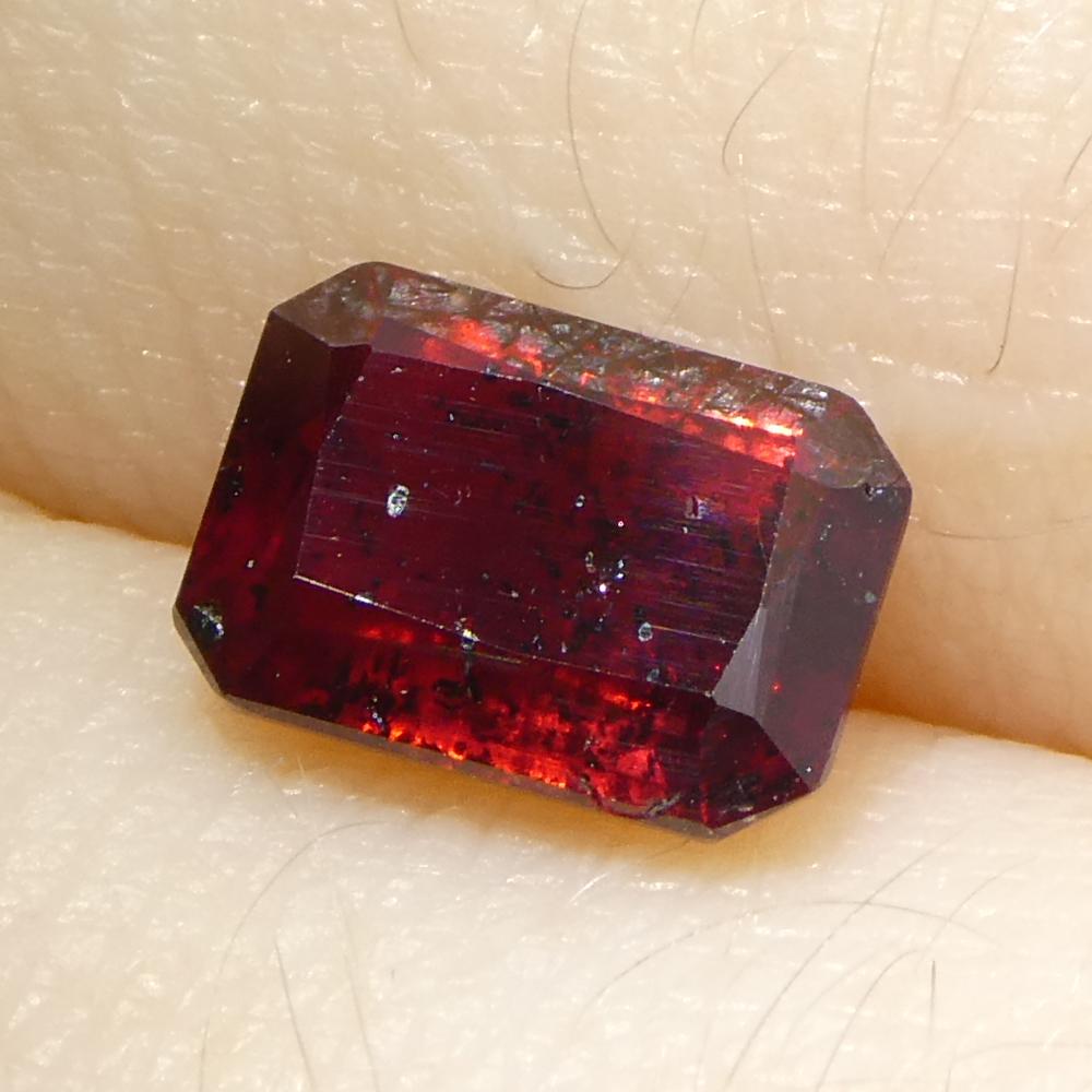 1.71 Karat achteckiger roter Saphir im Smaragdschliff aus Tansania im Angebot 9