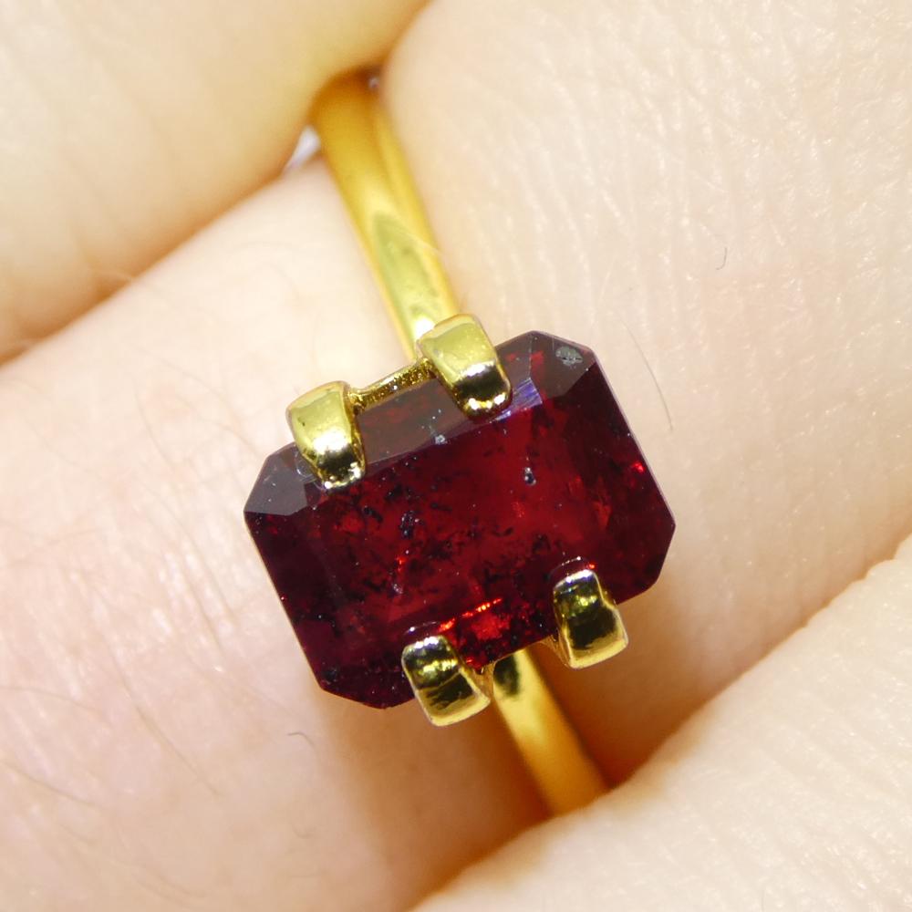 1.71 Karat achteckiger roter Saphir im Smaragdschliff aus Tansania im Zustand „Neu“ im Angebot in Toronto, Ontario