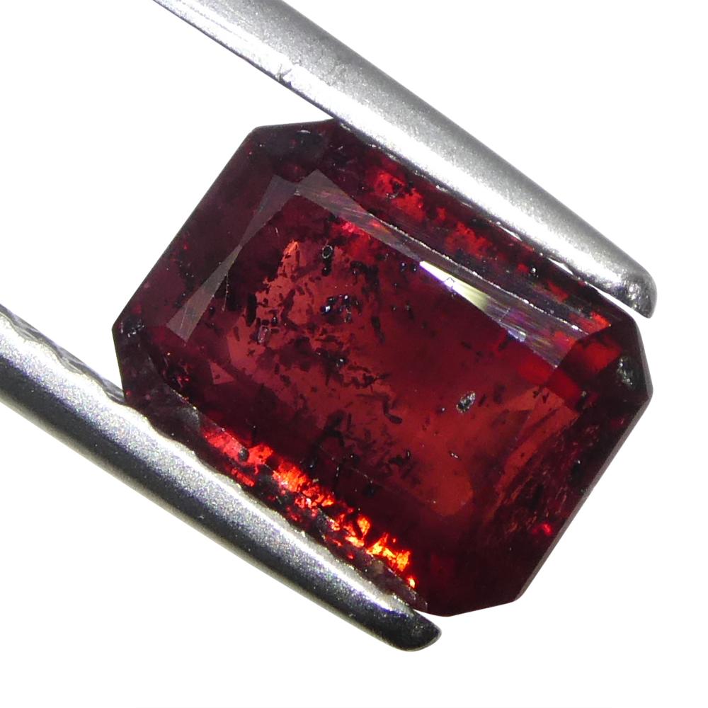 1.71 Karat achteckiger roter Saphir im Smaragdschliff aus Tansania für Damen oder Herren im Angebot