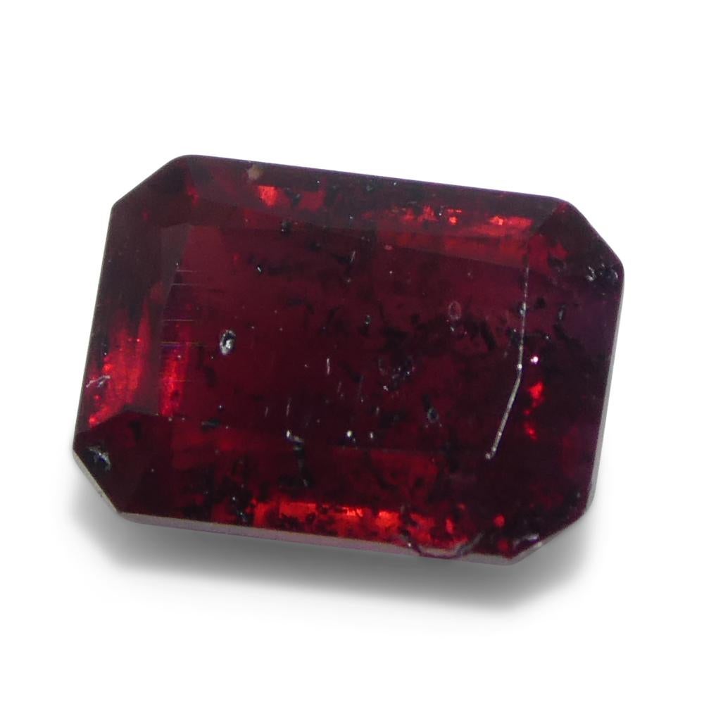 1.71 Karat achteckiger roter Saphir im Smaragdschliff aus Tansania im Angebot 1