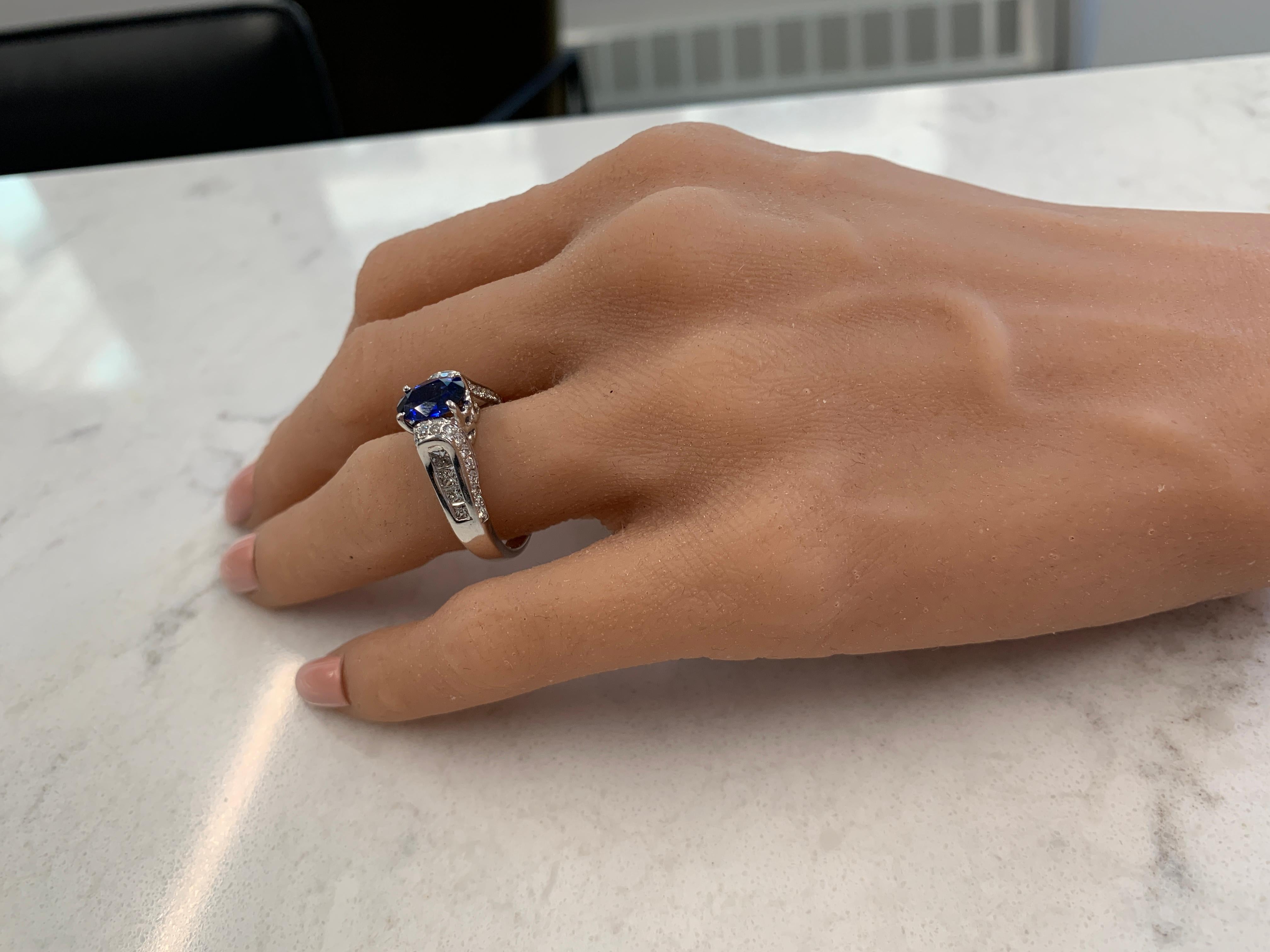 1.71CTW Certified Blue Sapphire Diamond Ring in 18K White Gold In New Condition For Sale In Chicago, IL