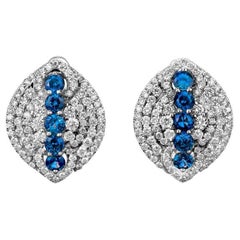 Boucles d'oreilles en saphir bleu rond de 1,71 carat et diamants micropavés de 1,71 carat