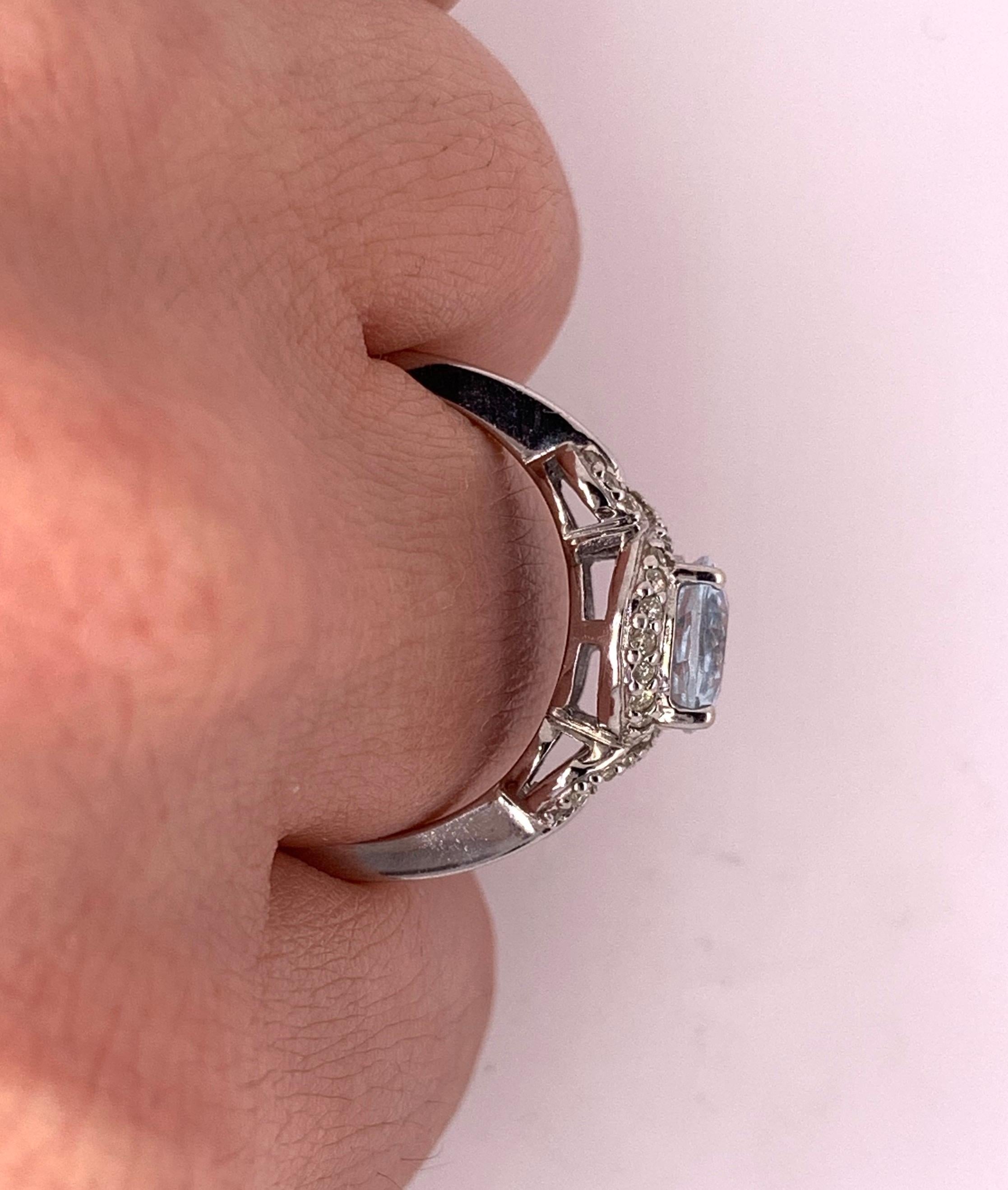 Women's 1.72 Carat Aquamarine Engagement Ring