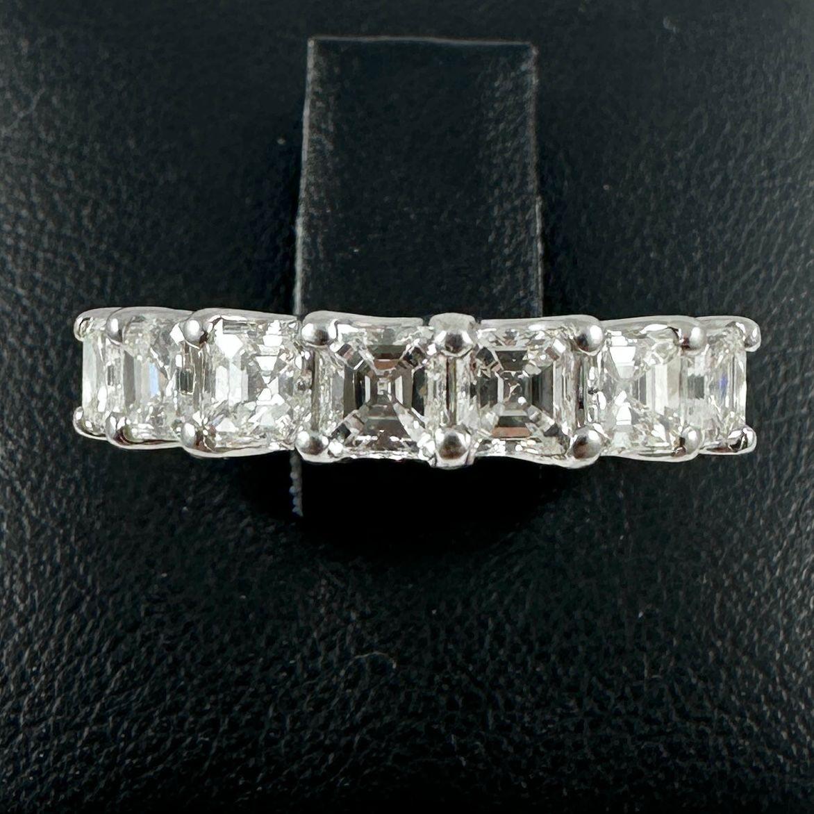 in vendita:  Fascia a metà strada con diamante taglio Asscher da 1,72 carati in platino, misura 6 3