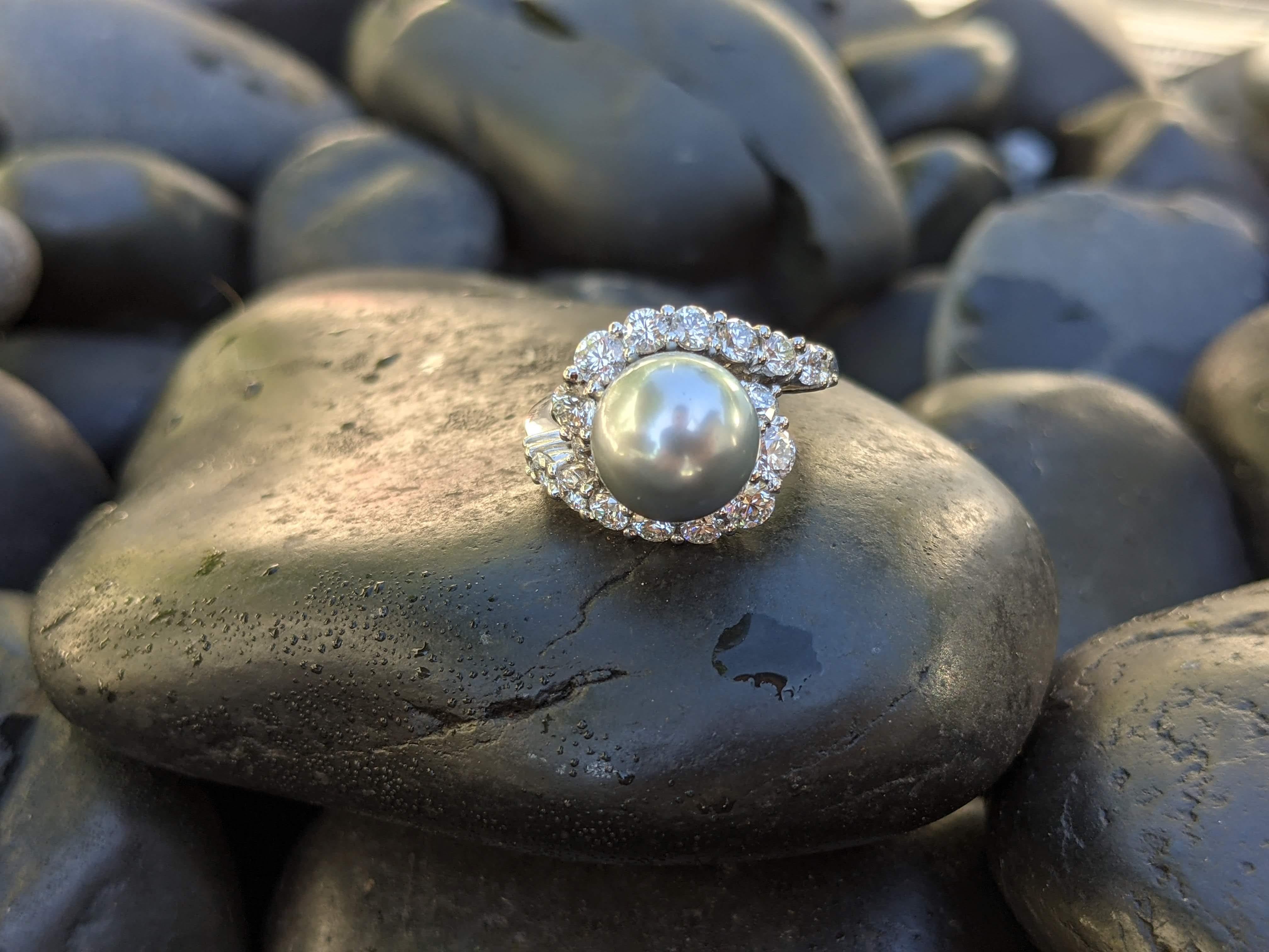 Bague en or 18 carats avec diamant de 1,72 carat et perle grise de Tahiti en argent et diamants Pour femmes en vente