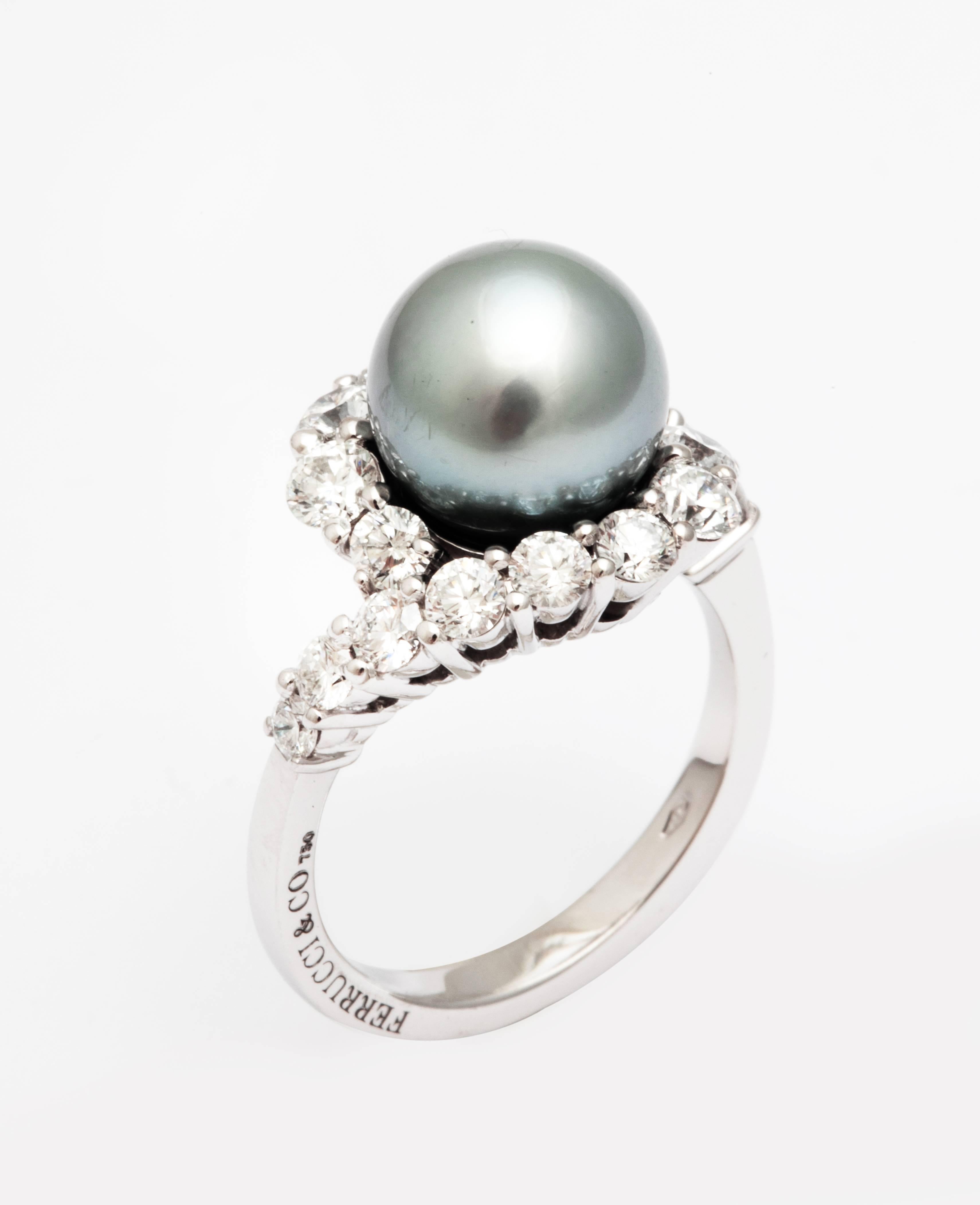 Women's 1.72 Carat Diamond and Silver Grey Tahitian Pearl Diamonds 18k Gold Ring For Sale