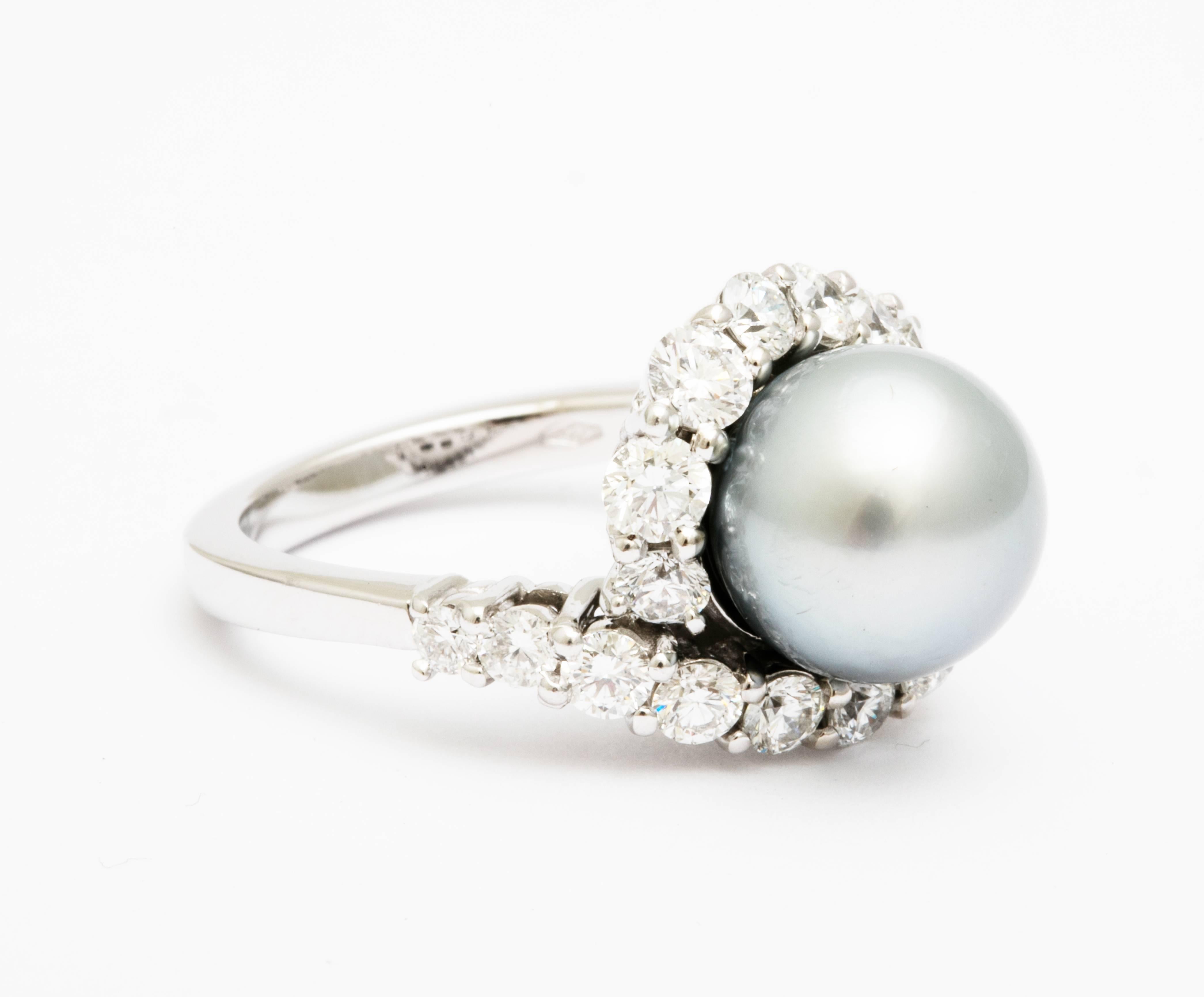 1.72 Carat Diamond and Silver Grey Tahitian Pearl Diamonds 18k Gold Ring For Sale 3