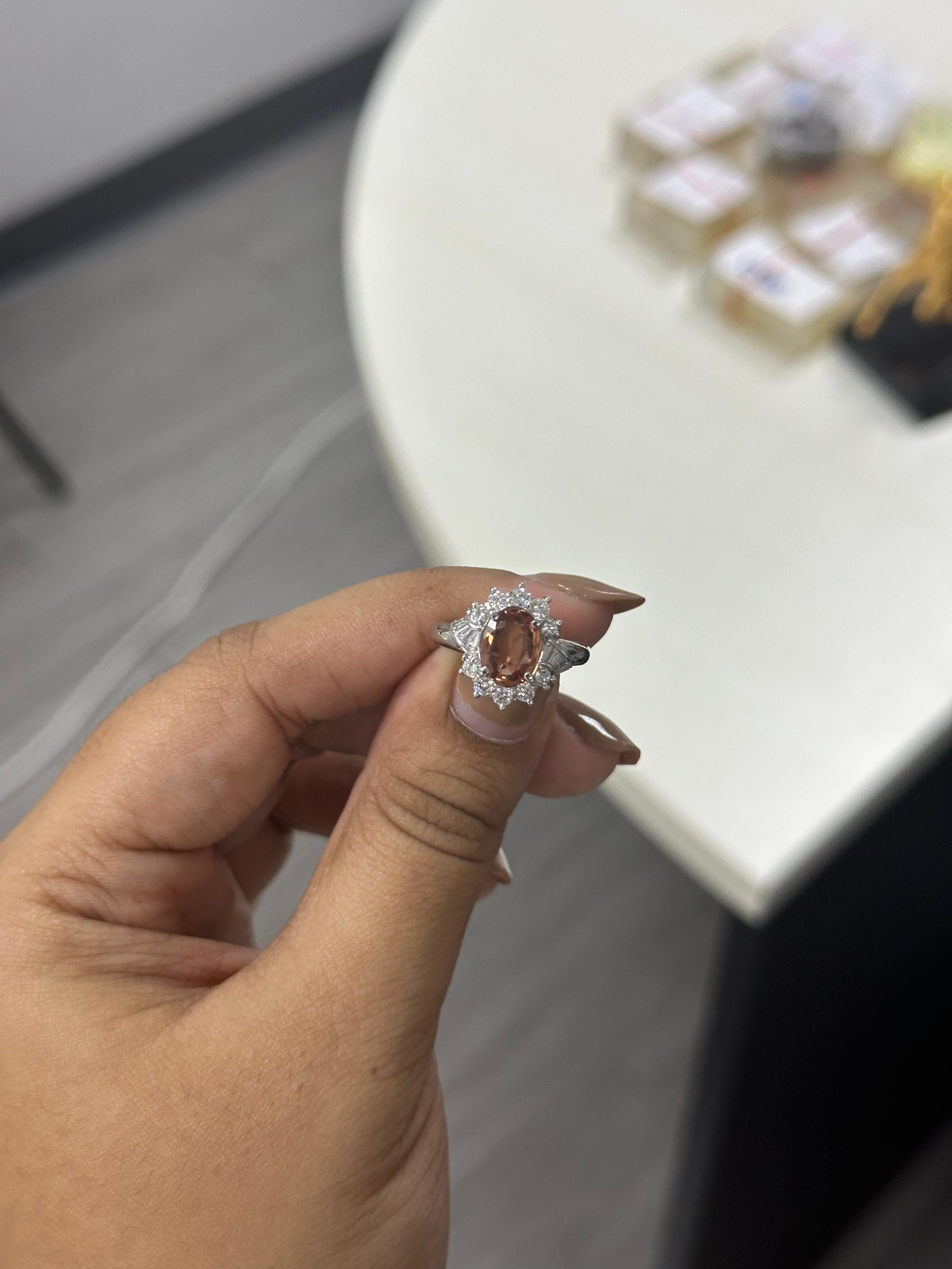 Art Déco Anello cocktail con zaffiro arancione da 1,72 carati in PT 900 in vendita