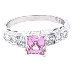 Anillo de compromiso en platino con zafiro rosa y diamante de 1,72 quilates