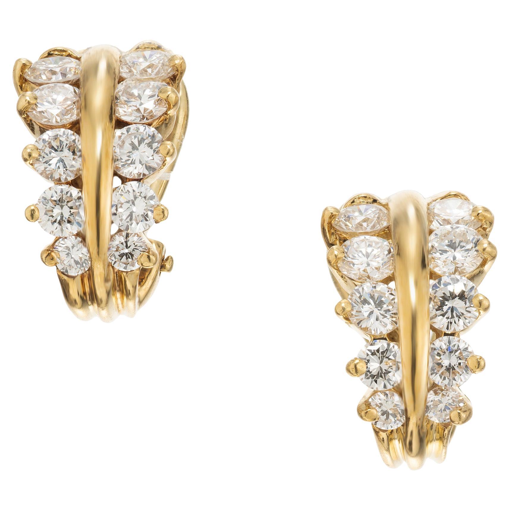 Boucles d'oreilles huggies en or jaune avec diamants de 1,72 carat