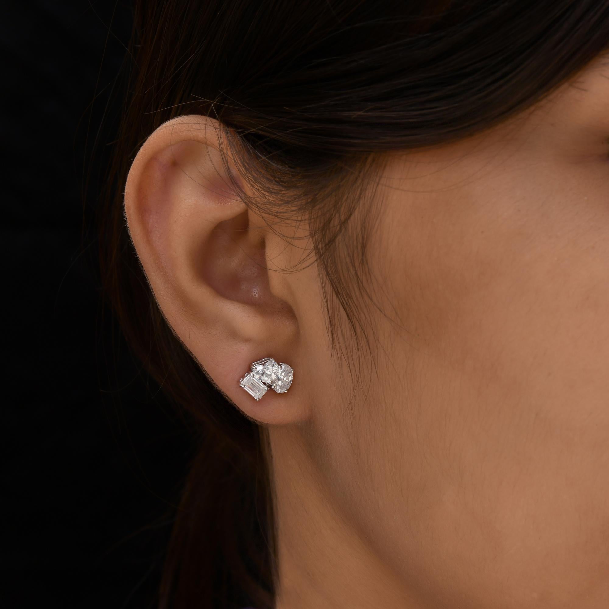 1.72 Karat SI/H Herz Oval Smaragdschliff Diamant-Ohrringe 18 Karat Weißgold (Moderne) im Angebot