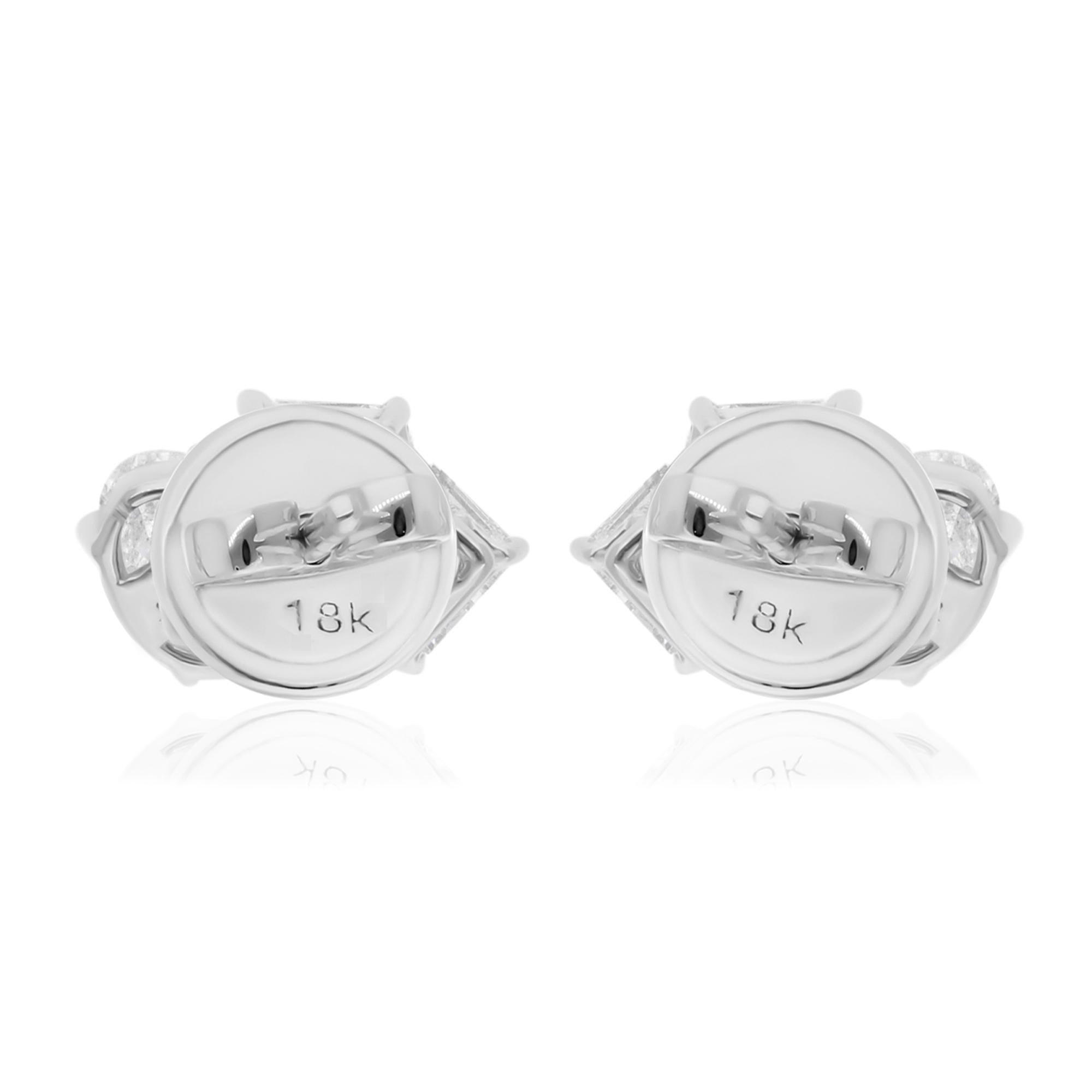 1.72 Karat SI/H Herz Oval Smaragdschliff Diamant-Ohrringe 18 Karat Weißgold im Zustand „Neu“ im Angebot in Diera, Dubai
