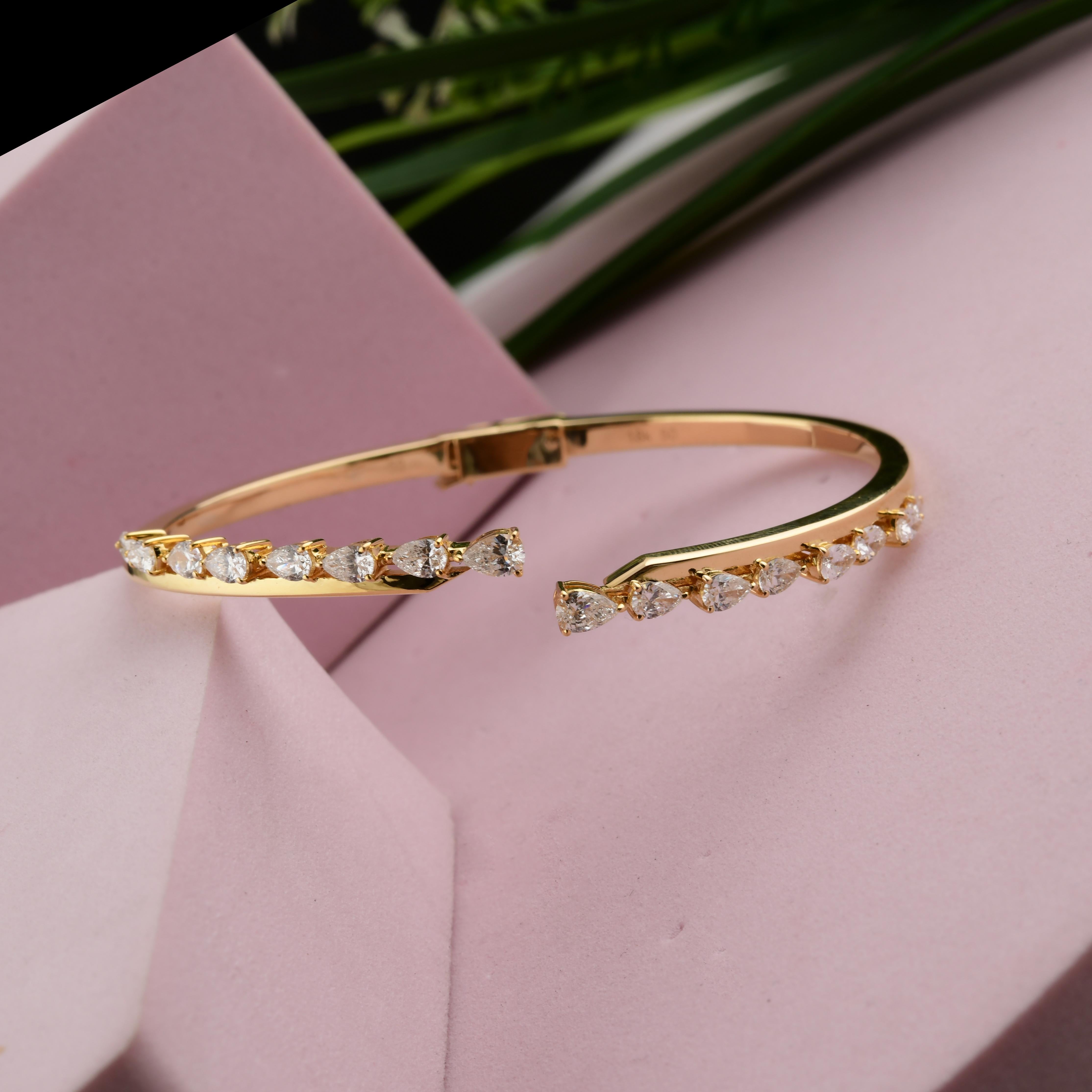 Pulsera brazalete de diamantes pera SI/H de 1,72 quilates Joyas de oro amarillo de 18 quilates Moderno en venta