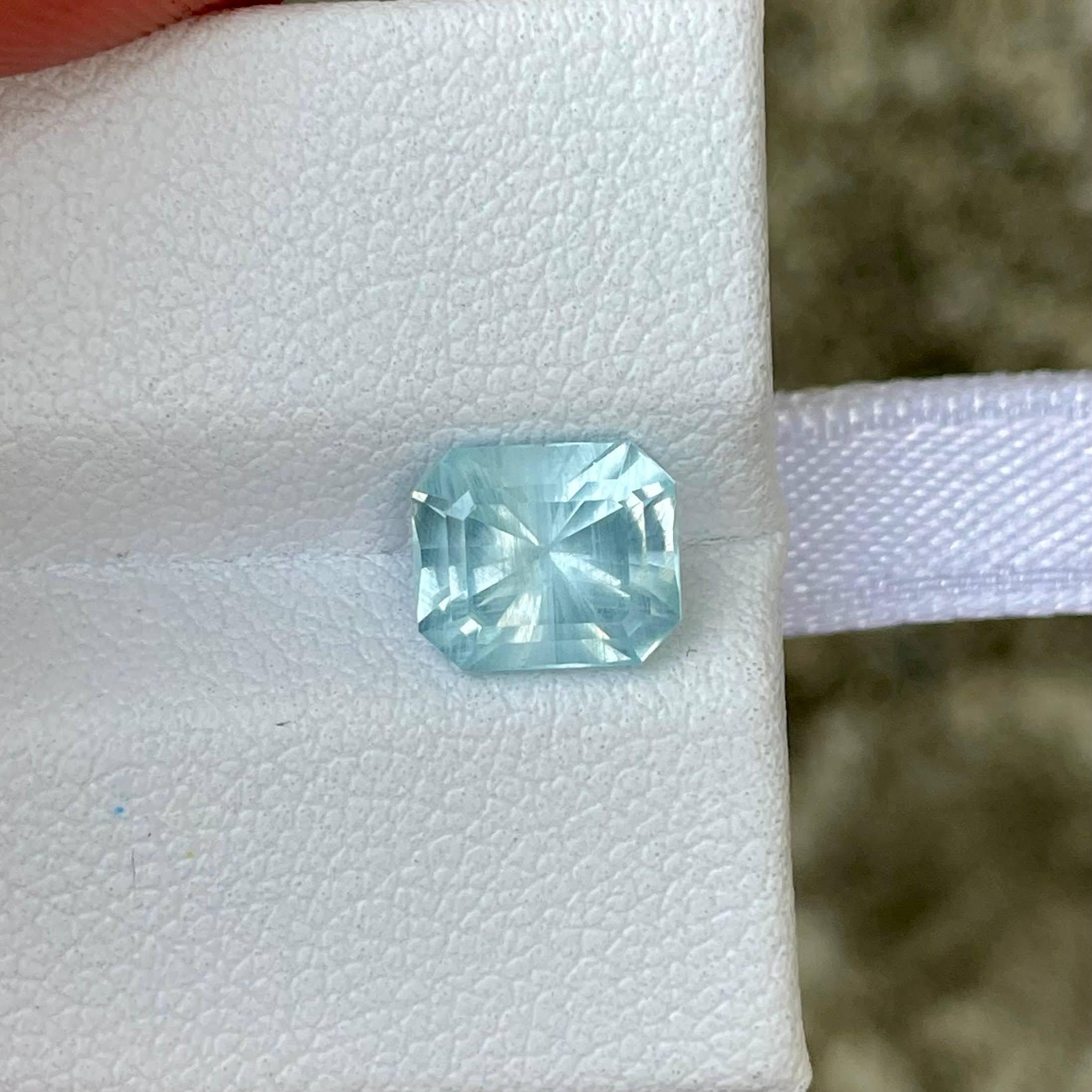 1,72 Karat Aquamarin Stone Custom Präzisionsschliff Natürlicher afrikanischer Edelstein (Moderne) im Angebot