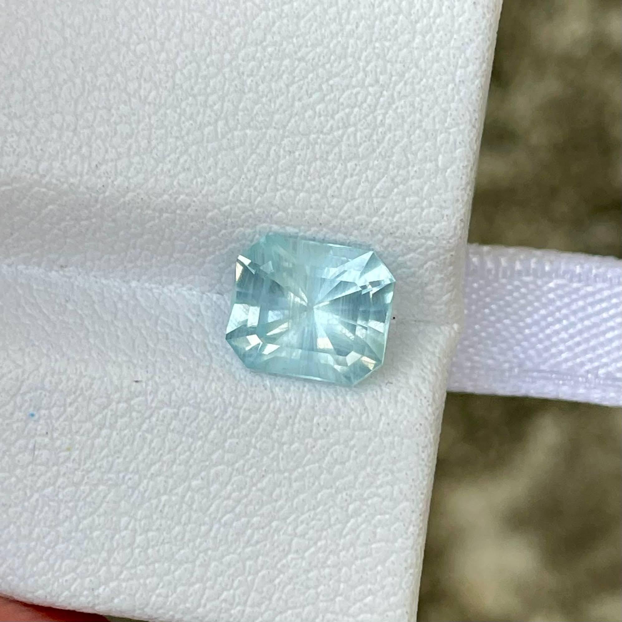1,72 Karat Aquamarin Stone Custom Präzisionsschliff Natürlicher afrikanischer Edelstein im Zustand „Neu“ im Angebot in Bangkok, TH