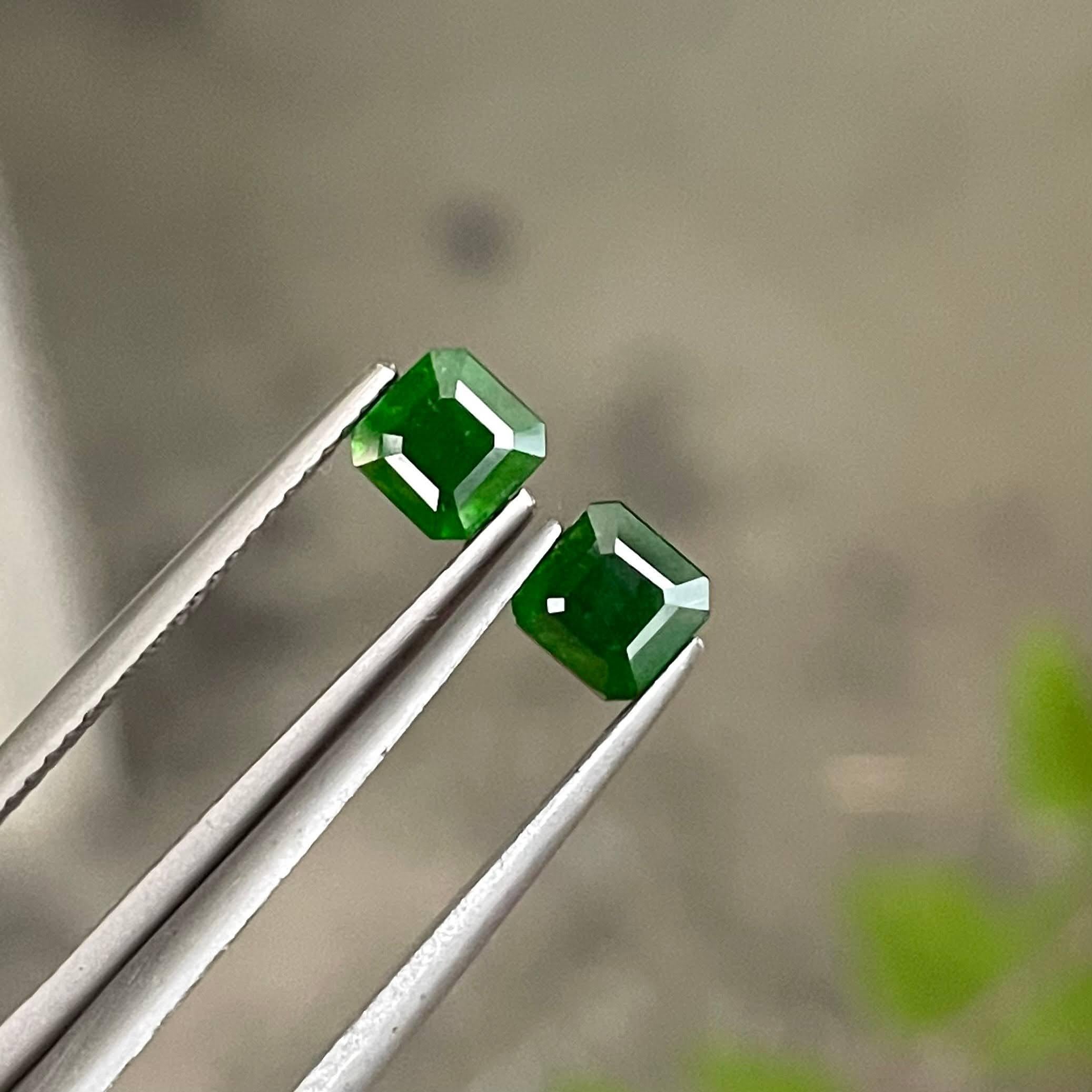 1.72 quilates Granate Demantoide Verde Pareja Talla Asscher Piedra preciosa paquistaní Moderno en venta