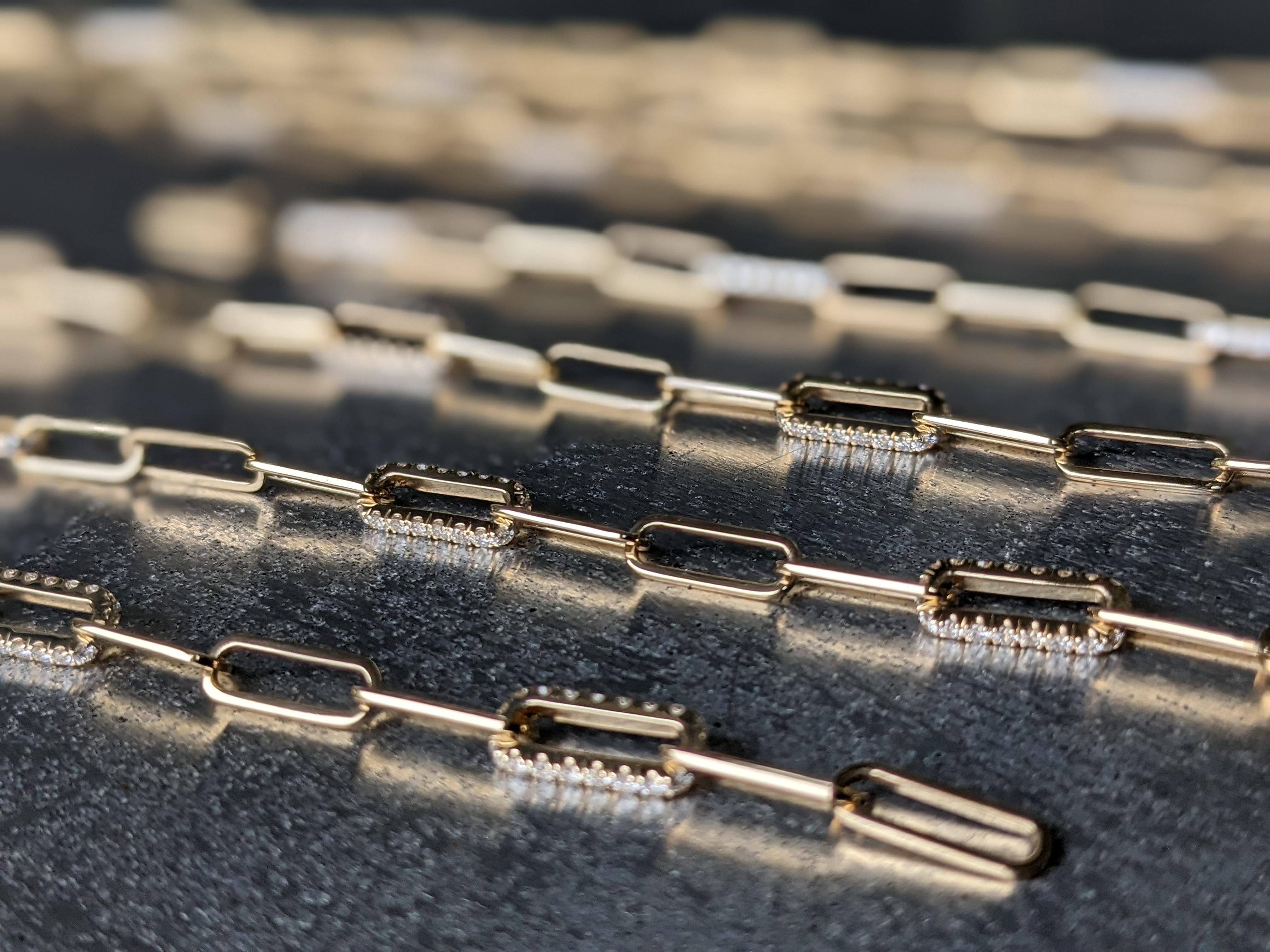 Bracciale in oro 18k e diamanti naturali da 1,72 carati con chiusura a cuore realizzata a mano in vendita 5