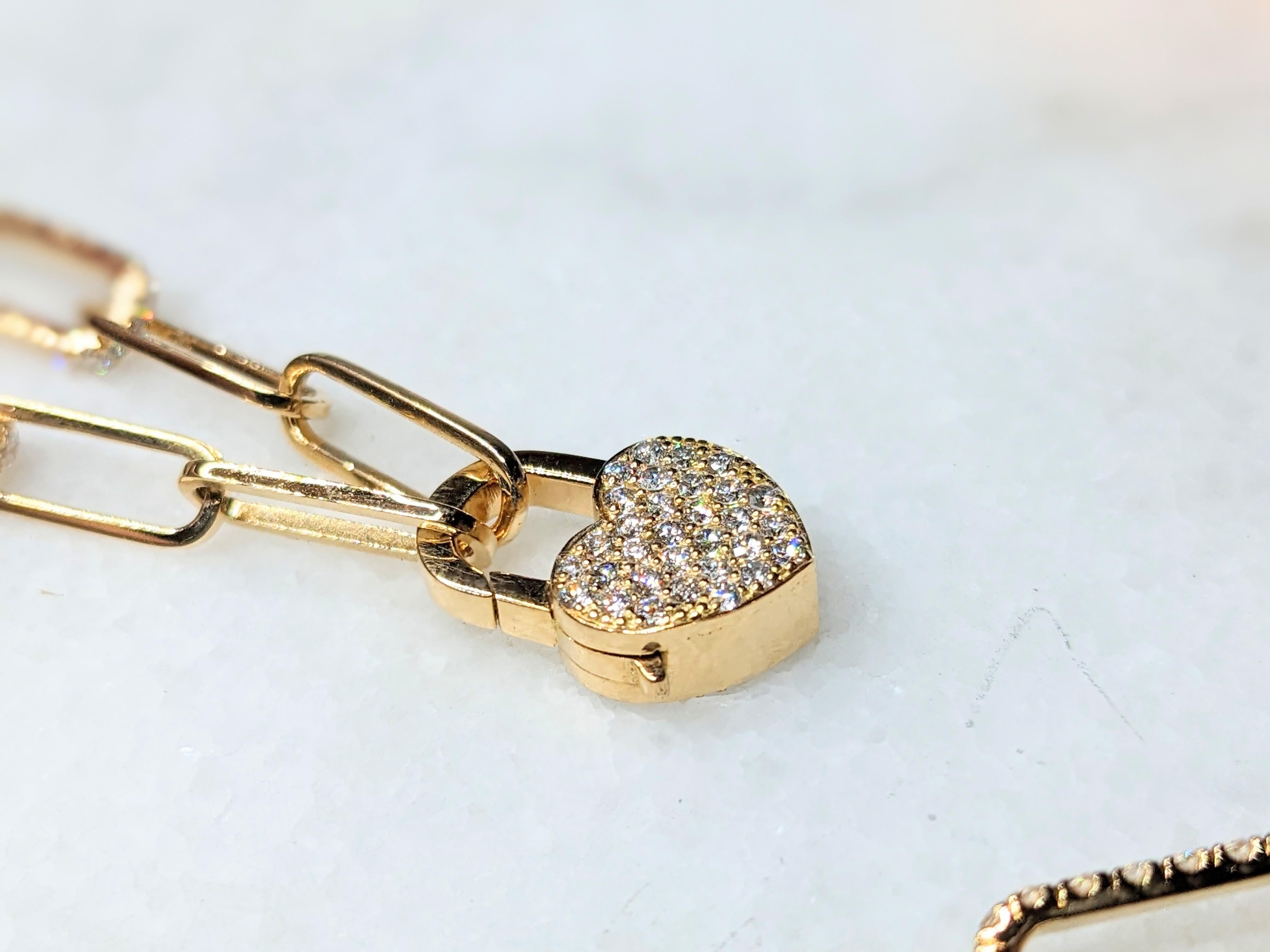 Bracciale in oro 18k e diamanti naturali da 1,72 carati con chiusura a cuore realizzata a mano in vendita 1