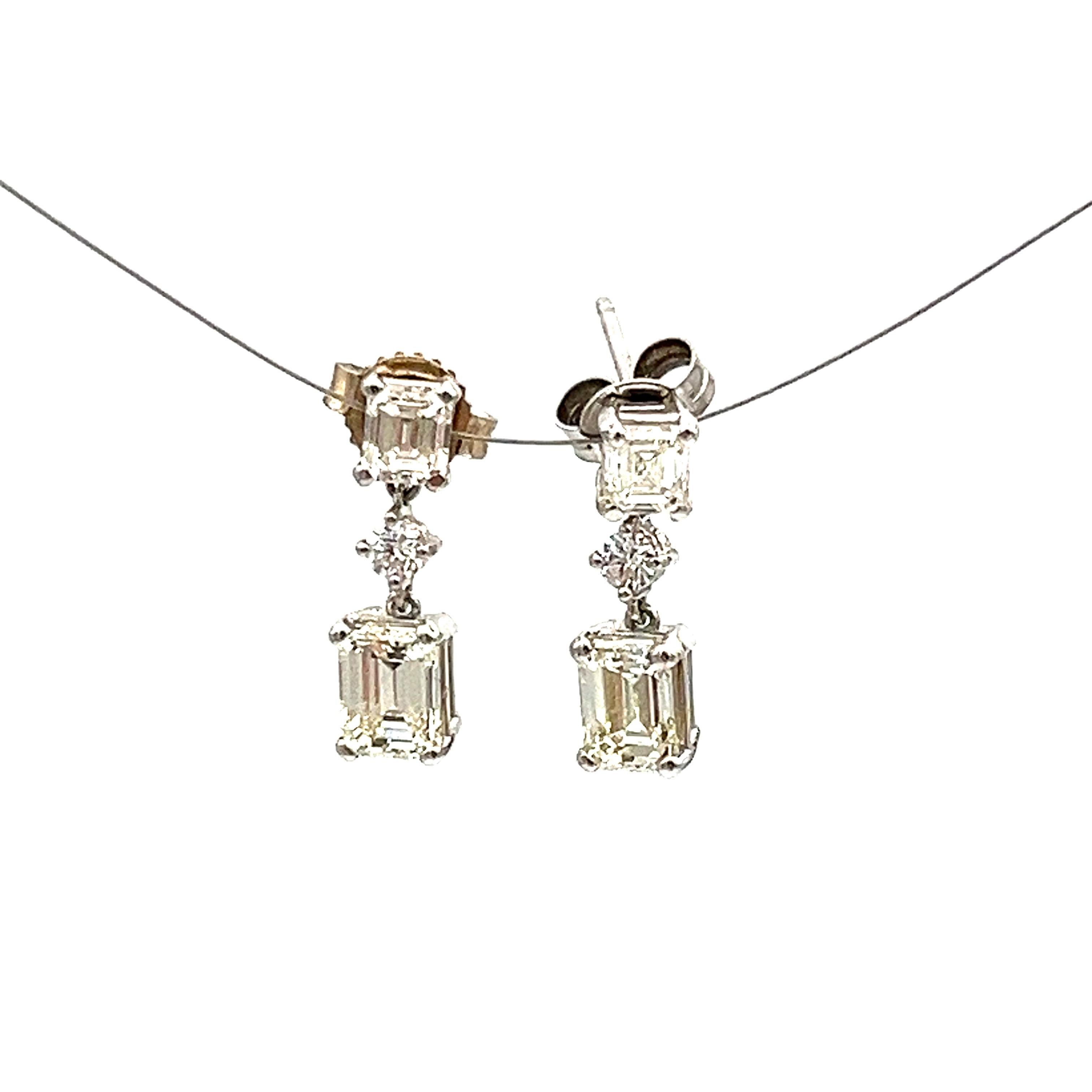 1.72 ct Emerald Cut Diamond Earrings  In New Condition For Sale In Chicago, IL