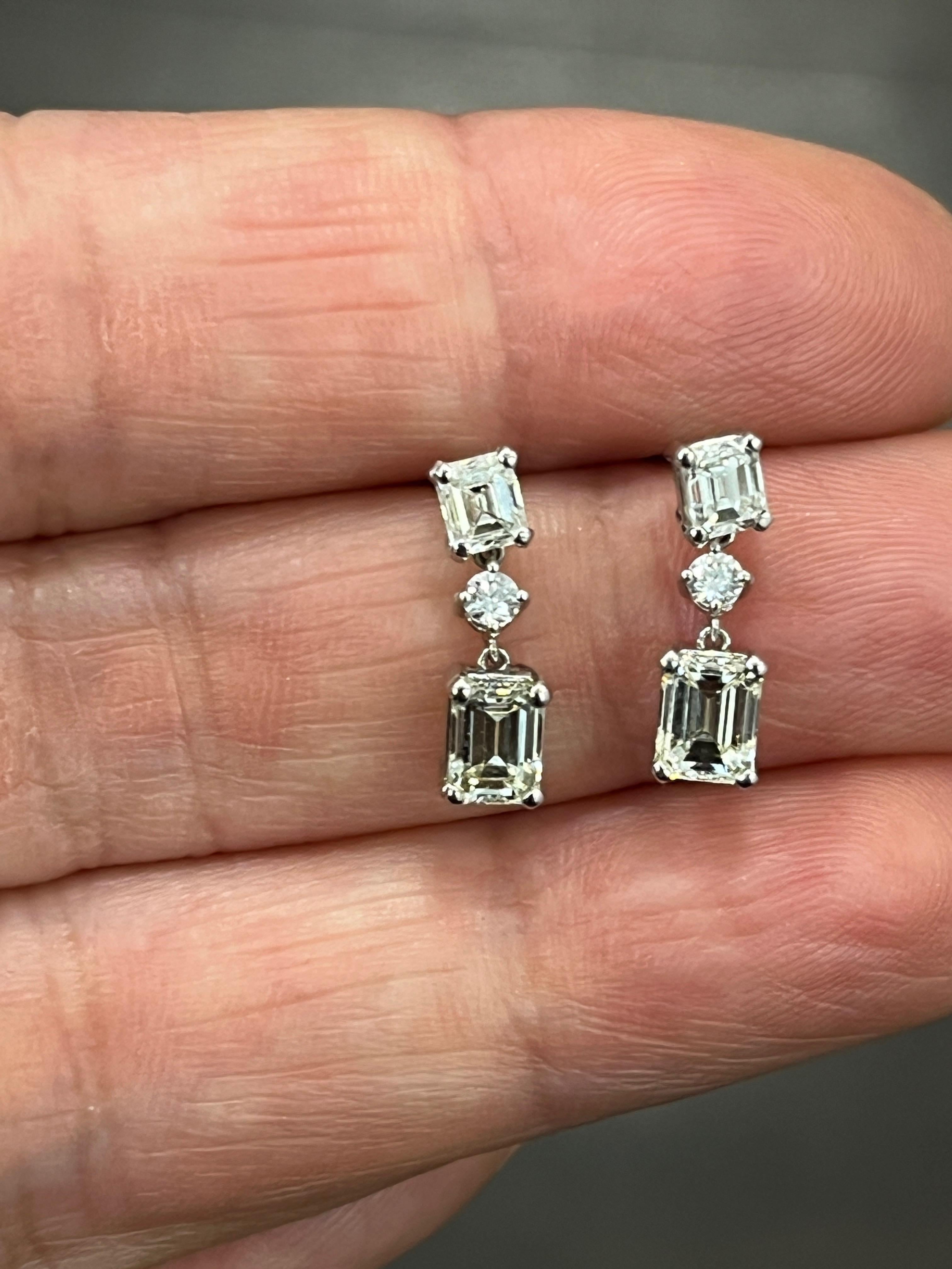 Women's or Men's 1.72 ct Emerald Cut Diamond Earrings  For Sale