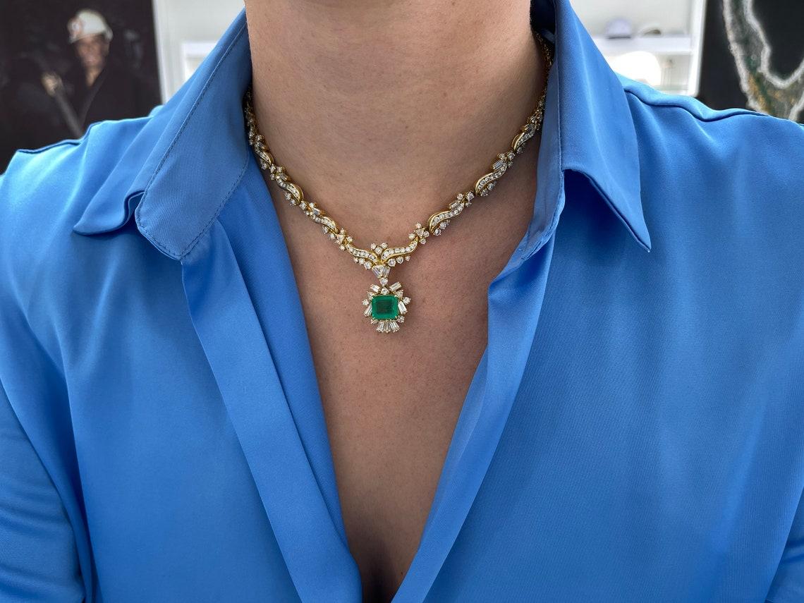 17.20 Carat Colombian Emerald Statement Necklace with Multi-Cut Diamonds For Sale 1