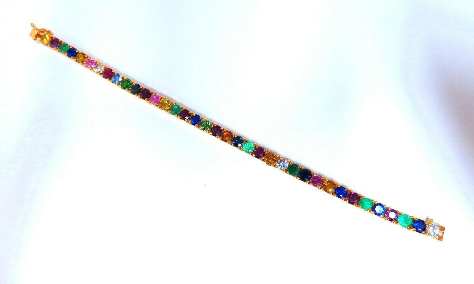 Taille ronde Bracelet en or 14 carats avec émeraudes, saphirs et rubis, ligne de pierres précieuses naturelles 17,20 carats en vente