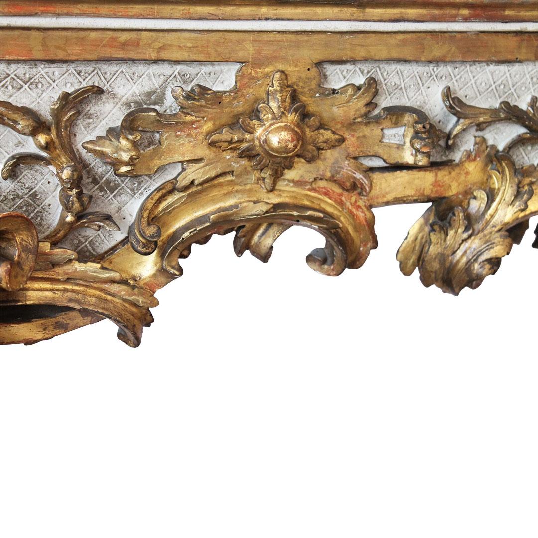 1720s Venetian Early Rococo Period Giltwood Console Table with Red Marble Top For Sale 4