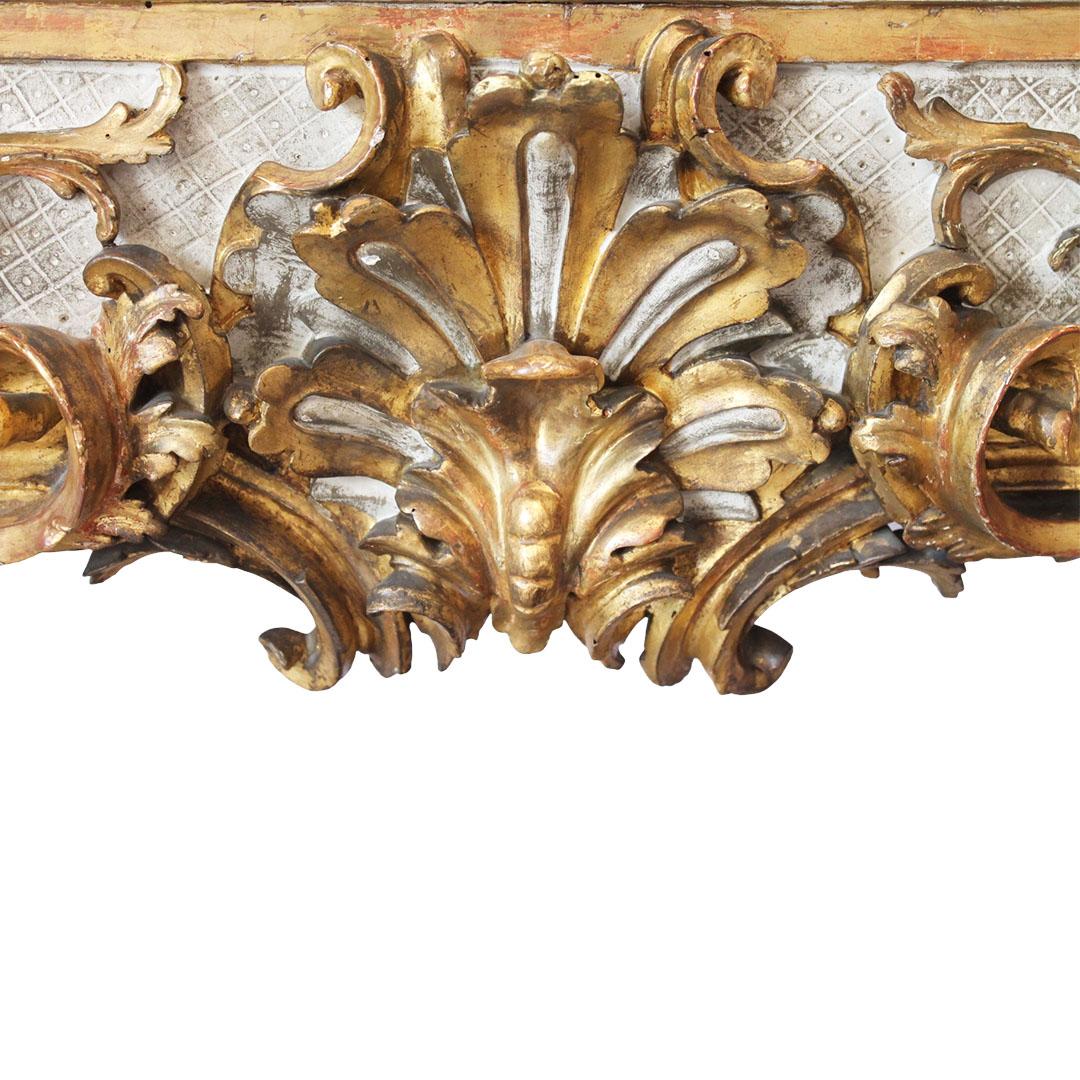 1720s Venetian Early Rococo Period Giltwood Console Table with Red Marble Top For Sale 5