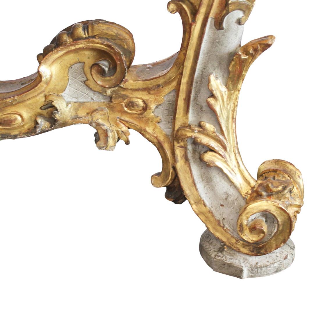 1720s Venetian Early Rococo Period Giltwood Console Table with Red Marble Top For Sale 1