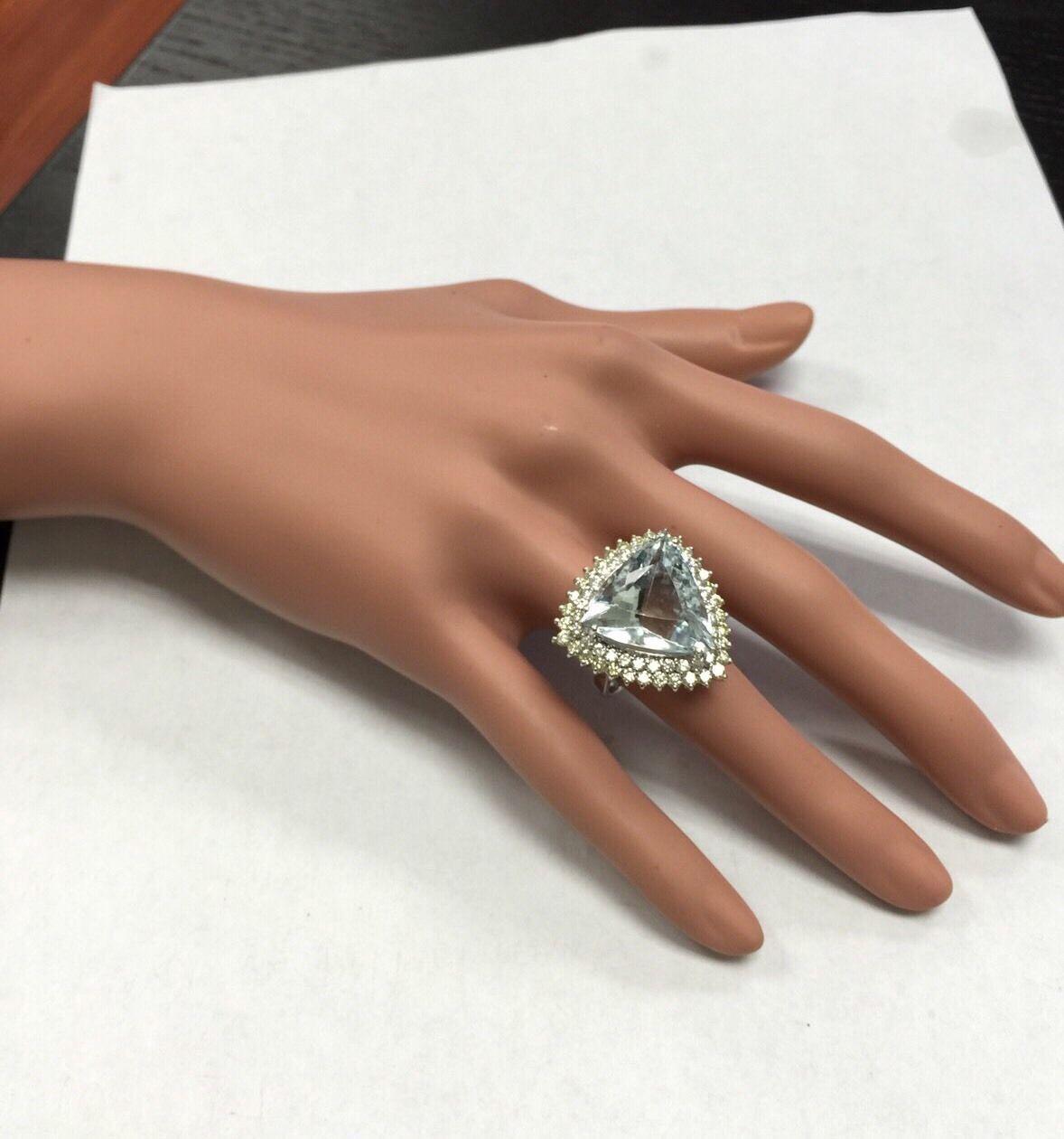 Aigue-marine naturelle de 17,22 carats de très belle apparence et diamant blanc massif 14 carats en vente 5