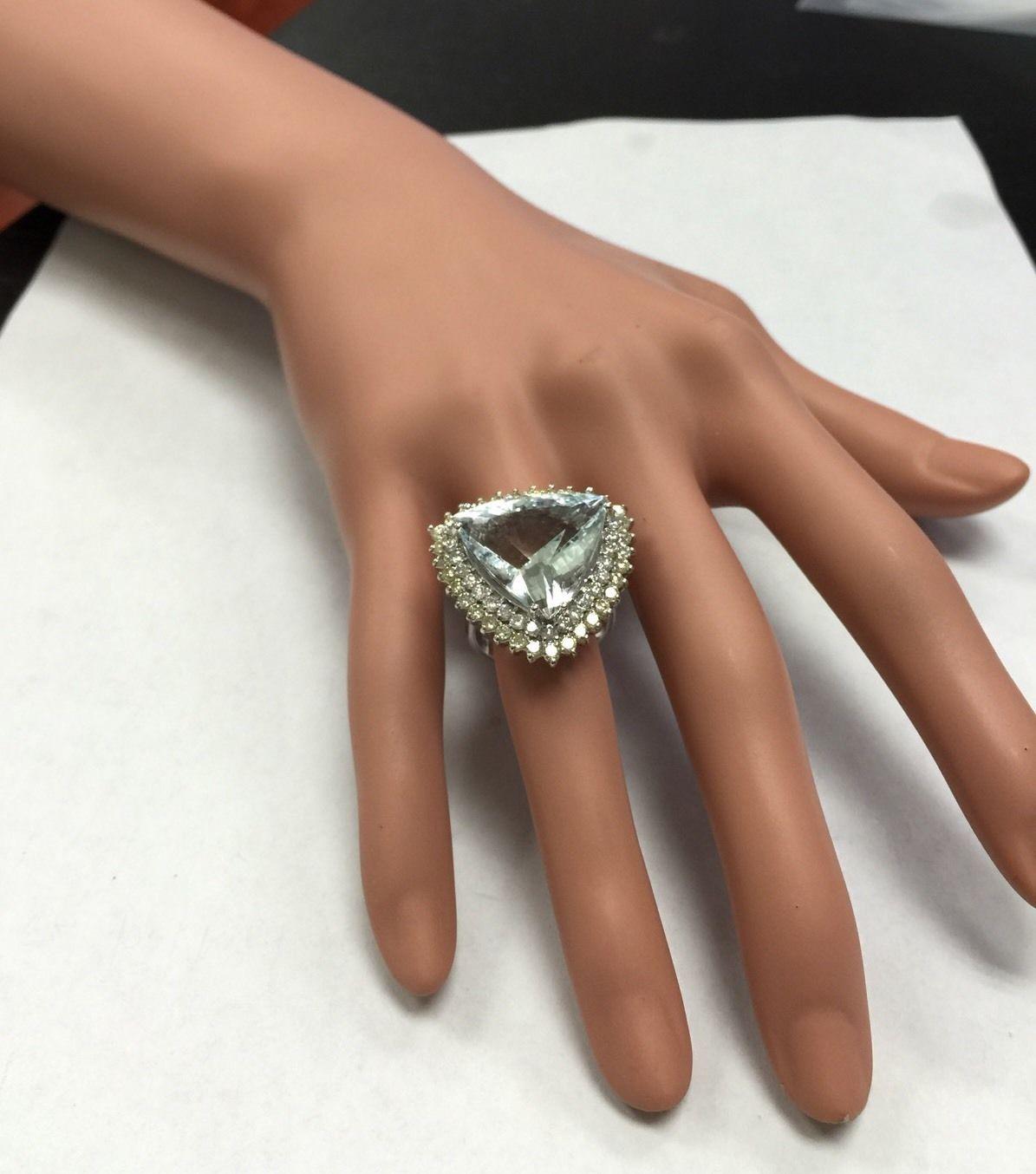 Aigue-marine naturelle de 17,22 carats de très belle apparence et diamant blanc massif 14 carats en vente 4