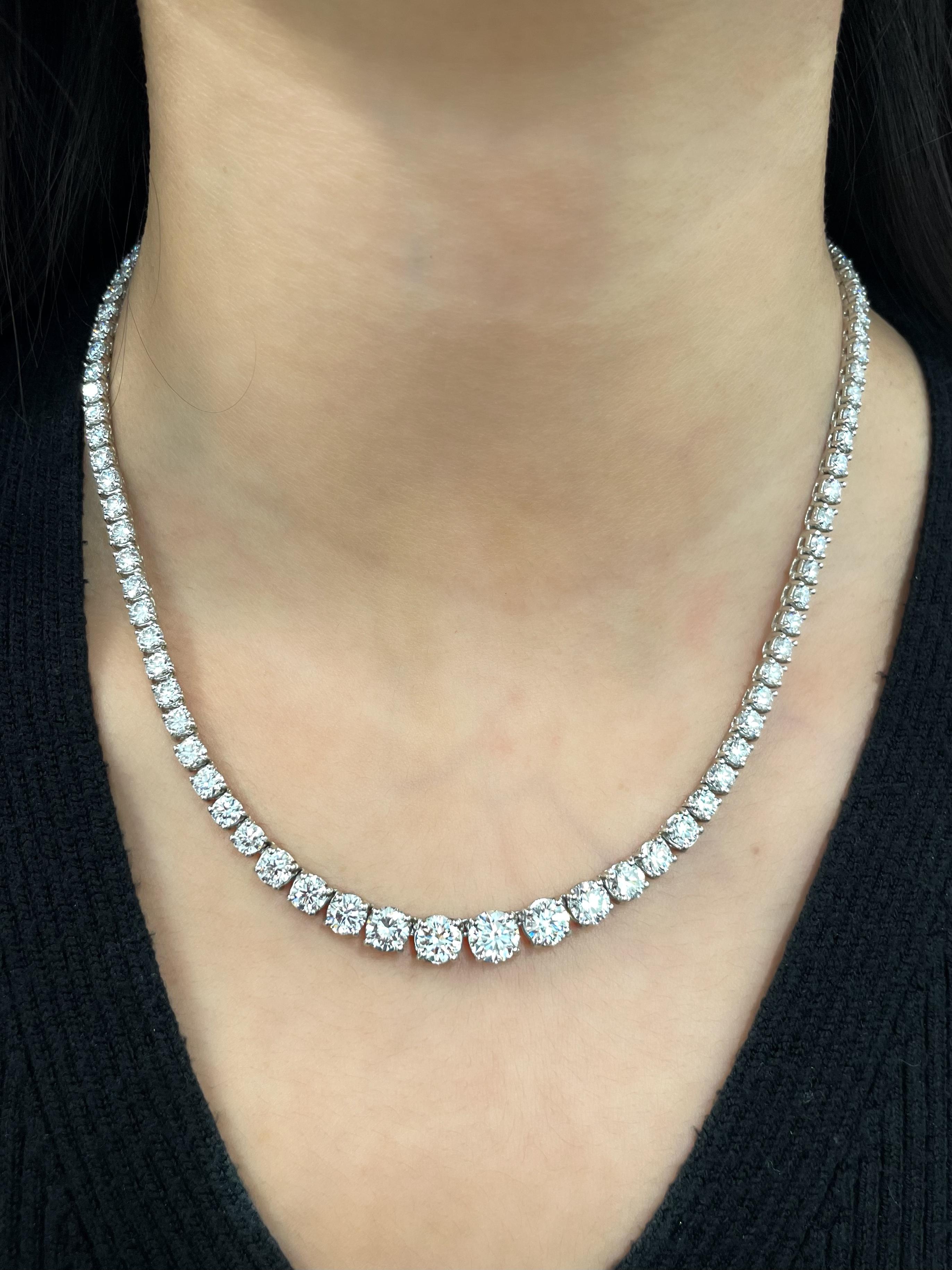 17,25 Karat abgestufte Riviera-Diamant-Halskette (Rundschliff)