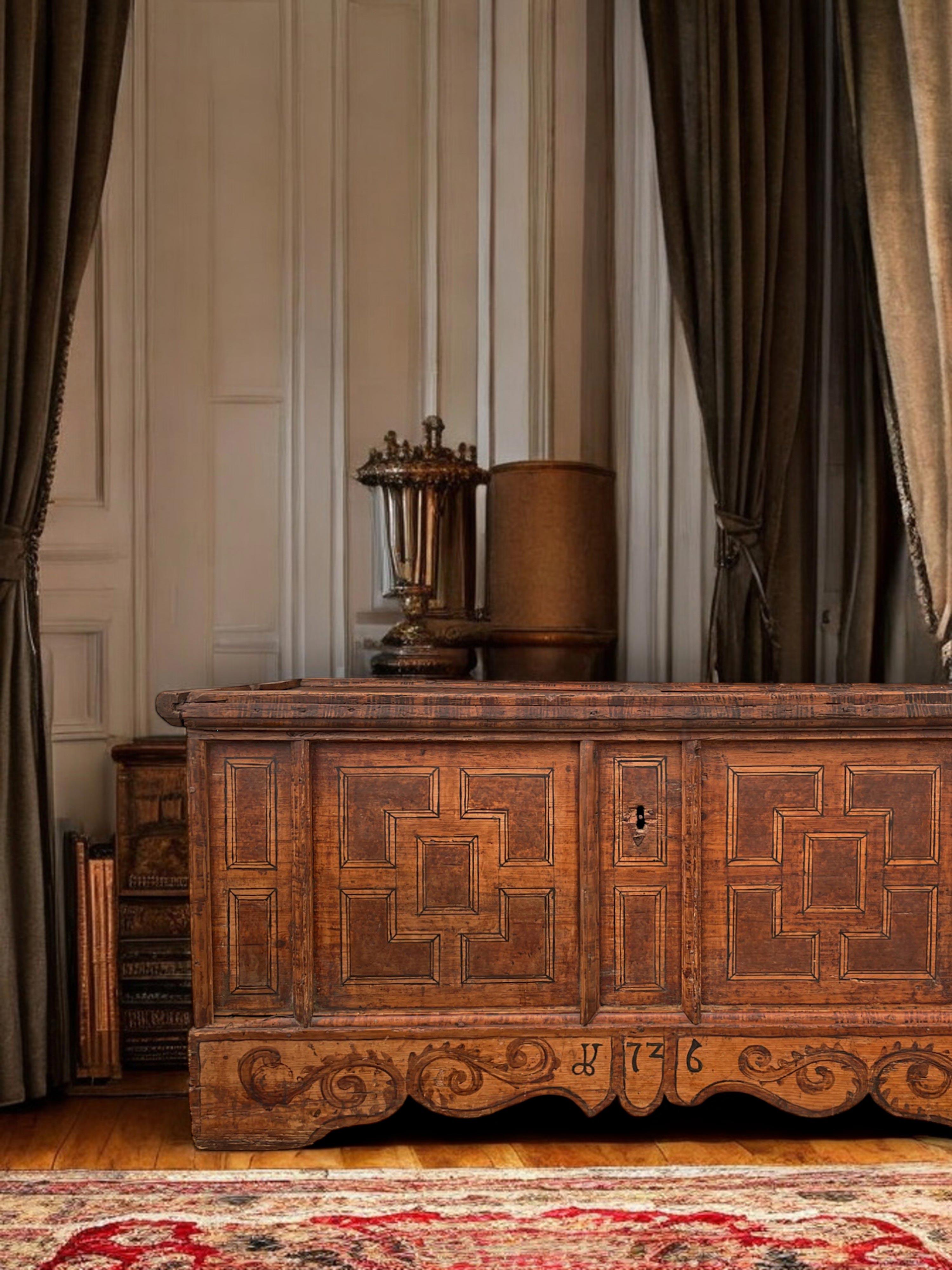 1726 Brown Painted Alpine Chest In Good Condition In Vo', Veneto